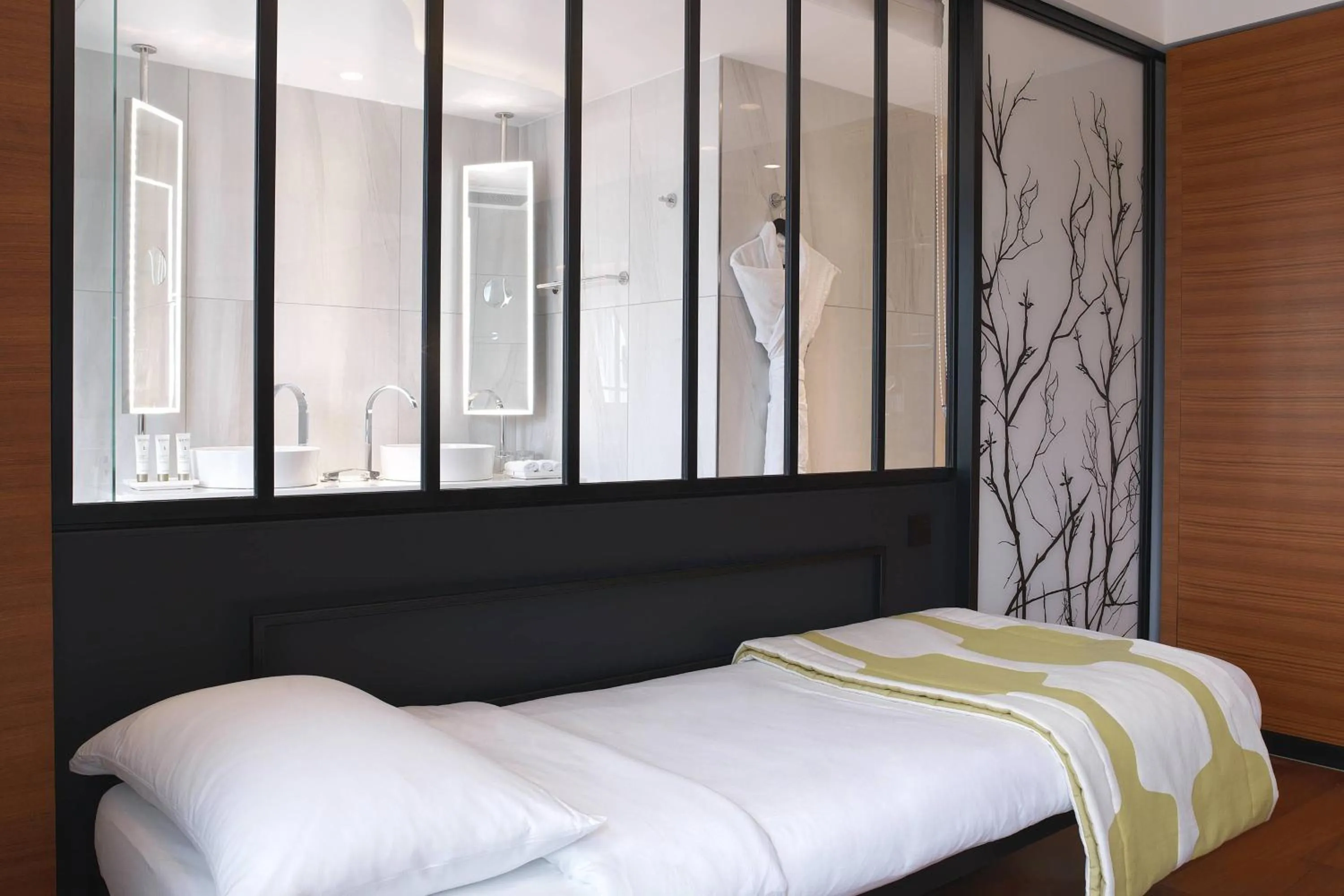 Photo of the whole room, Bed in Renaissance Paris Republique Hotel & Spa