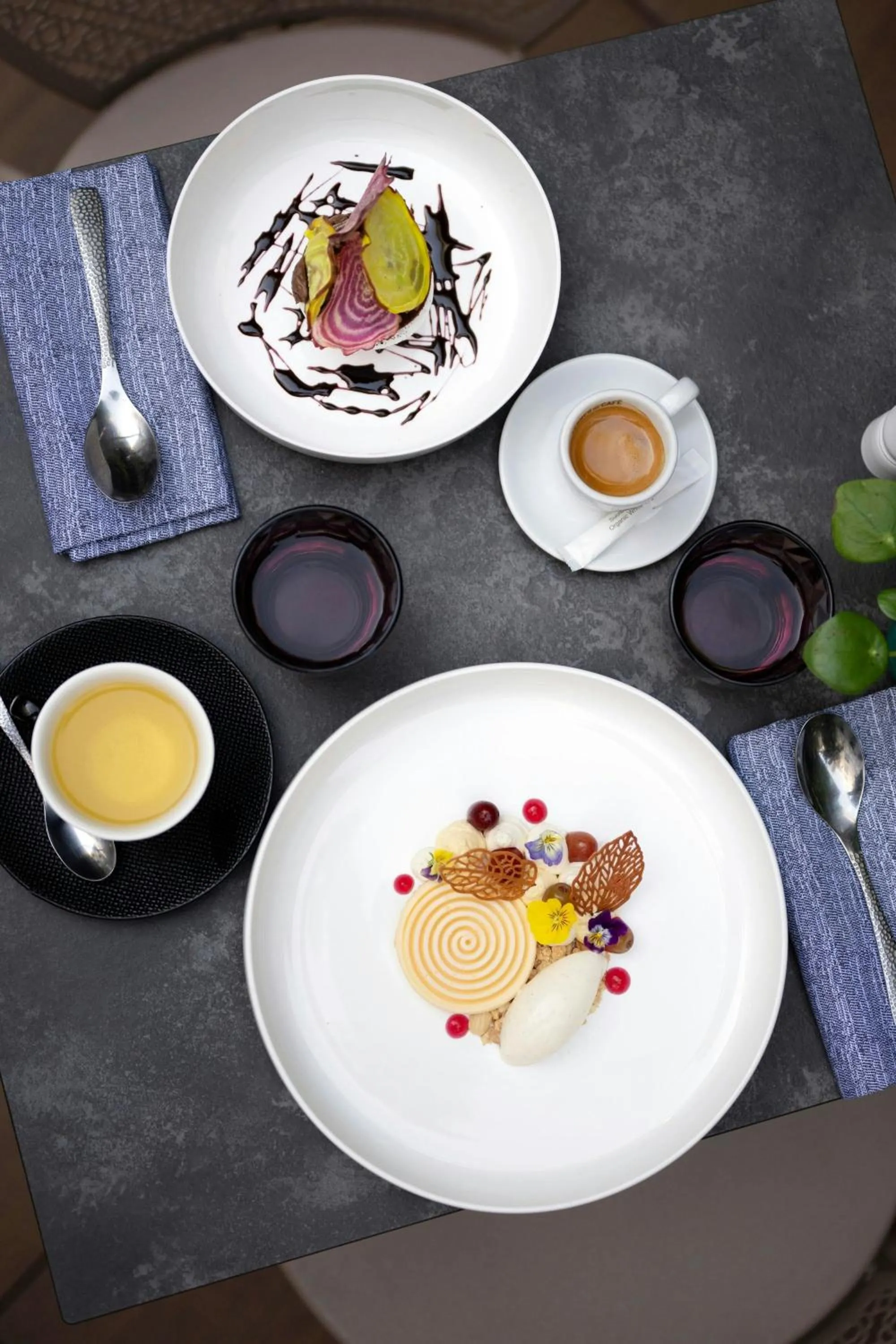 Restaurant/places to eat in Renaissance Paris Republique Hotel & Spa