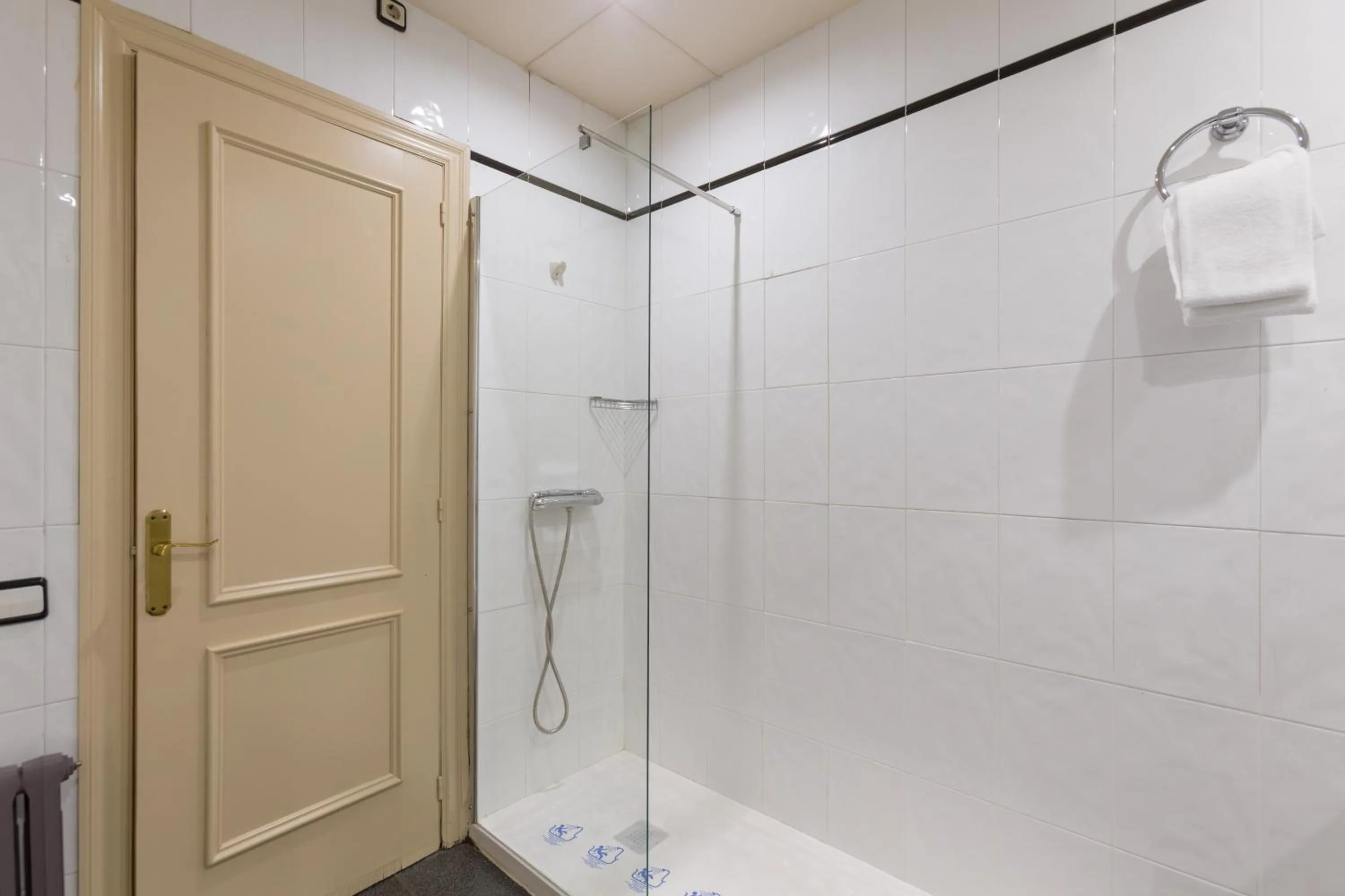 Shower in Apartamentos DV