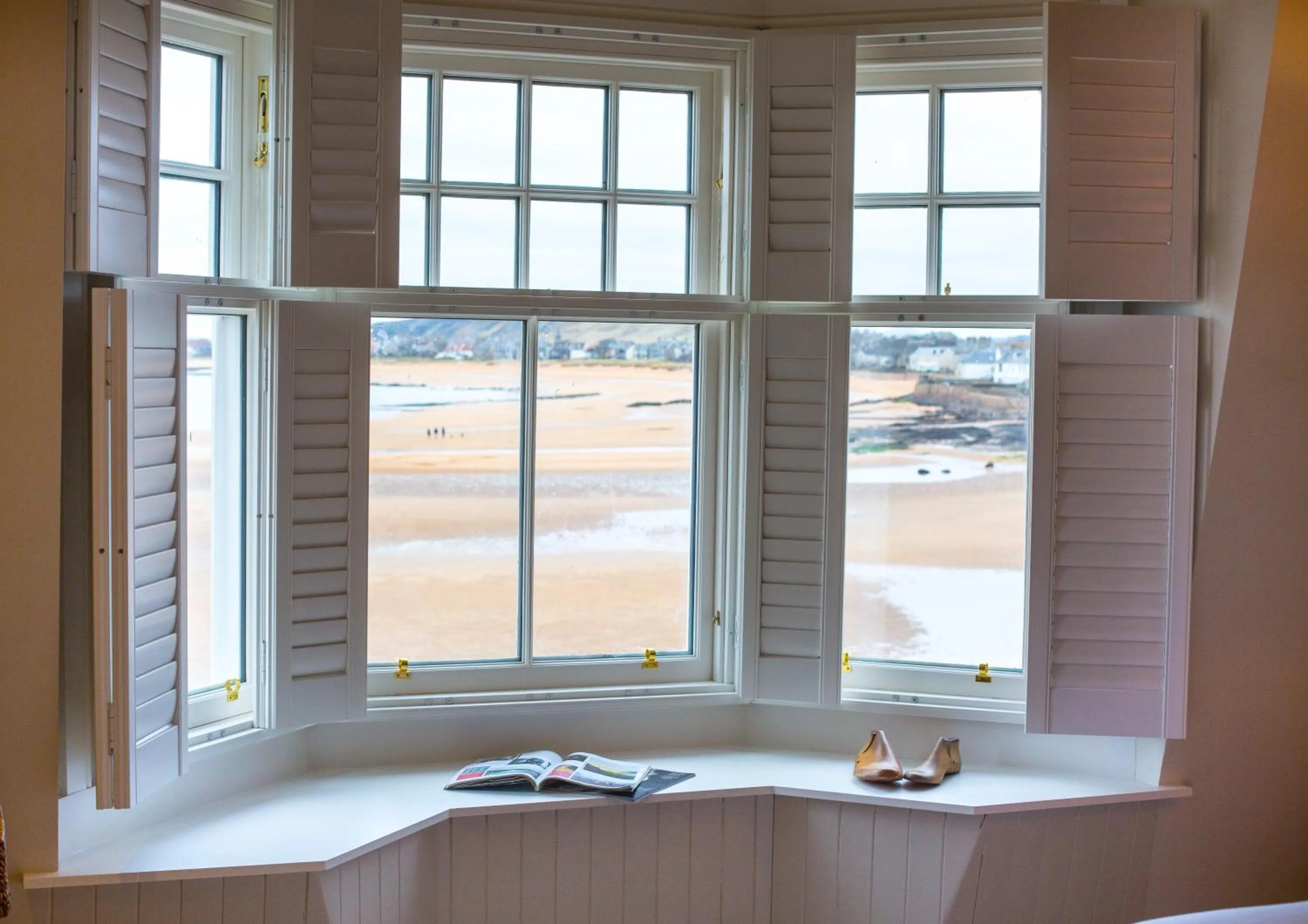 Bedroom in The Ship Inn