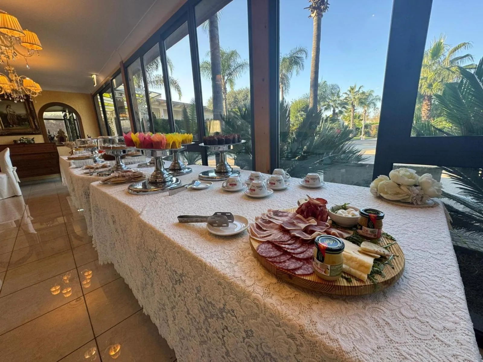 Breakfast in Hotel Happy Days