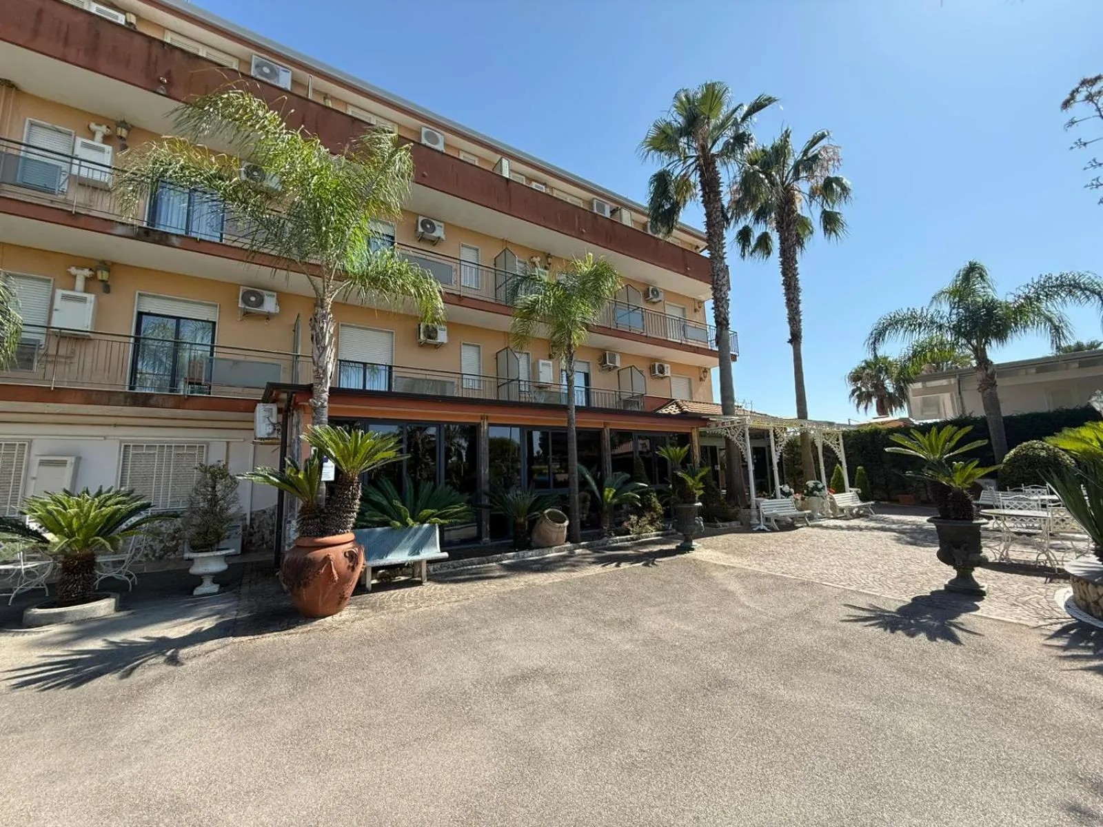 Property building in Hotel Happy Days