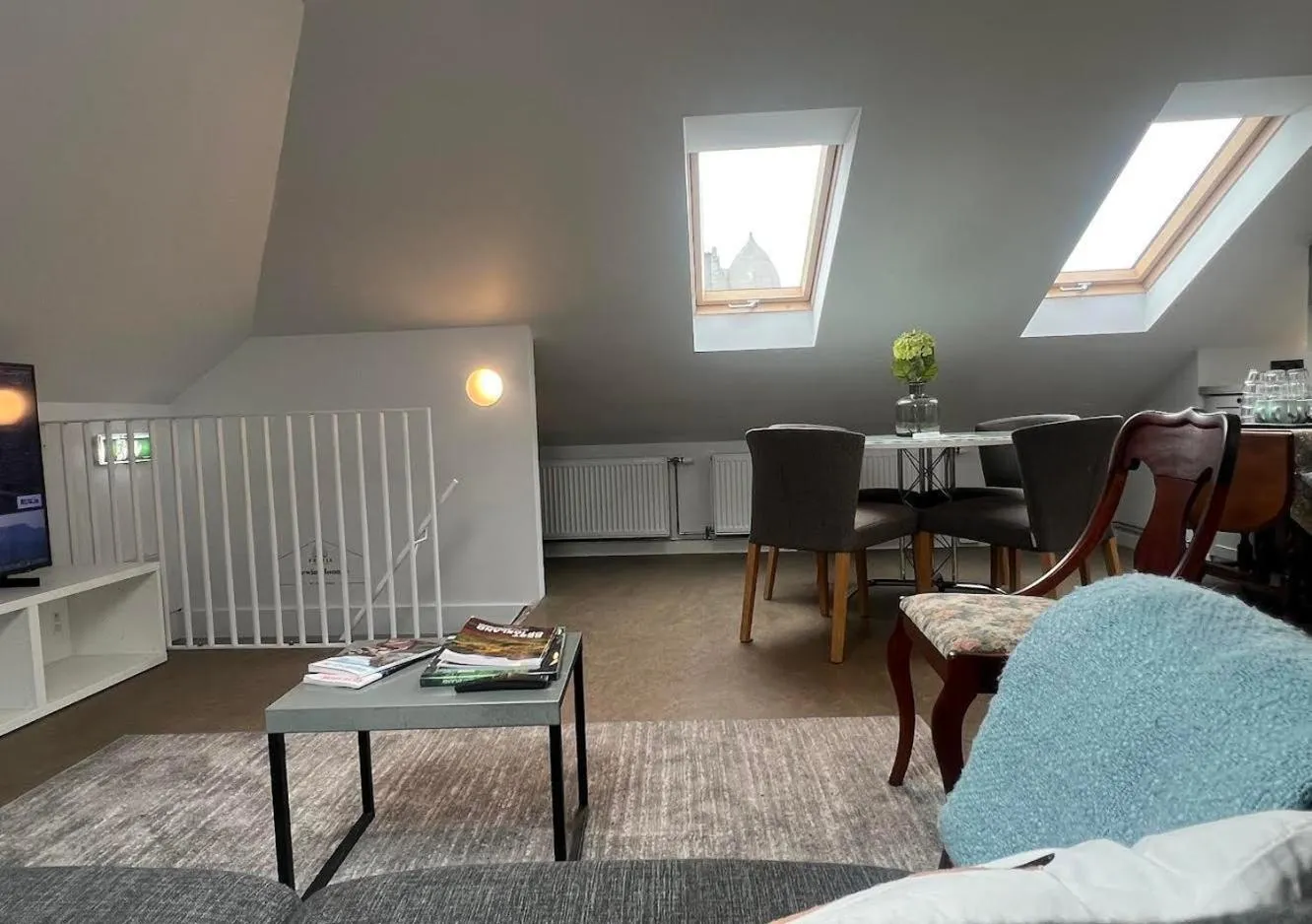 Communal lounge/ TV room in Freyja Guesthouse & Suites