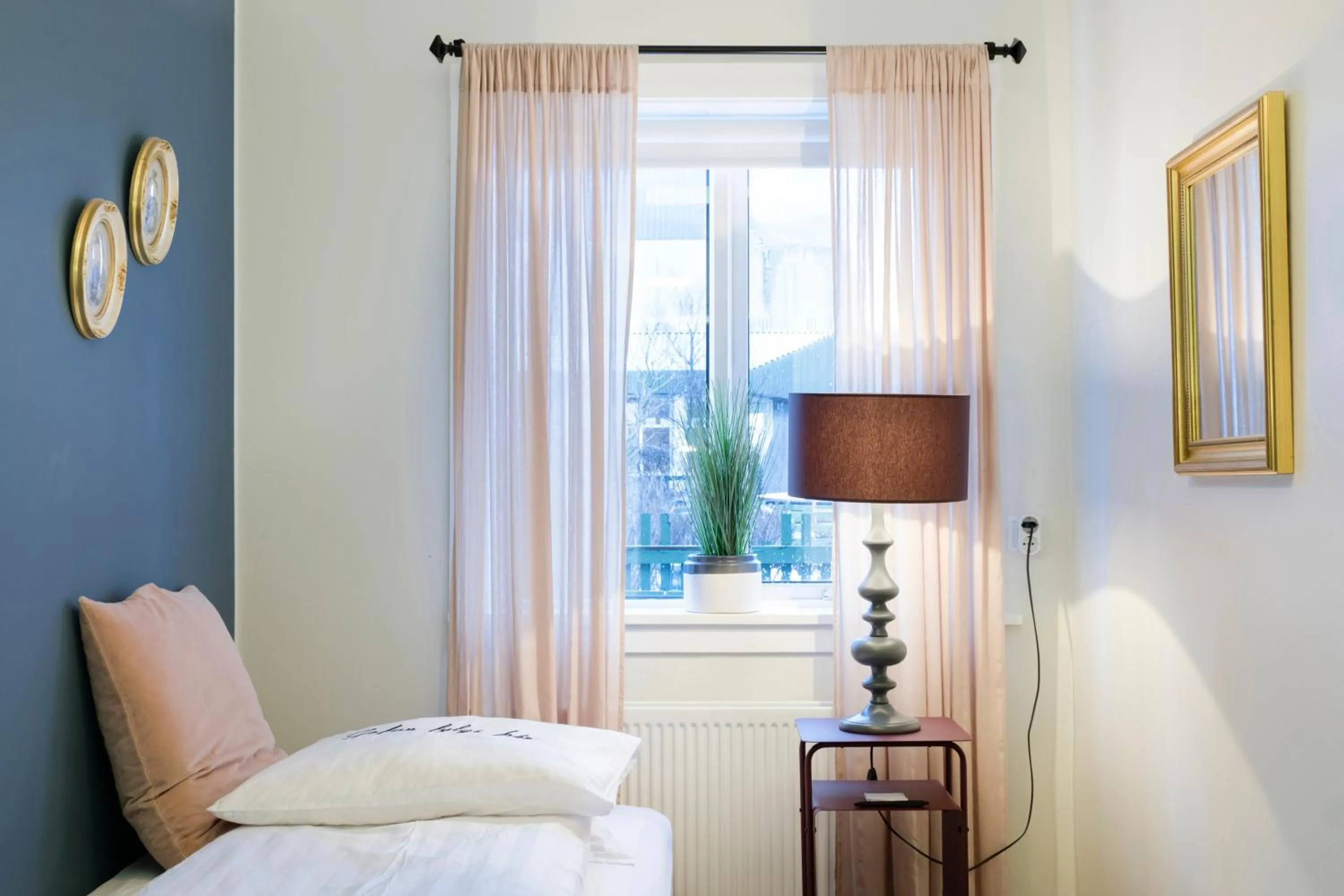 Photo of the whole room, Bed in Freyja Guesthouse & Suites