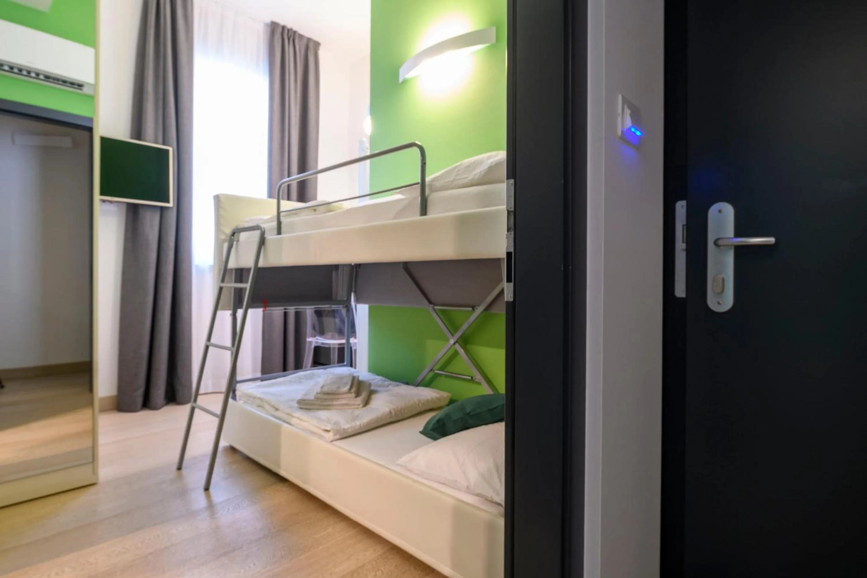 bunk bed, Bed in Borgo San Nazzaro