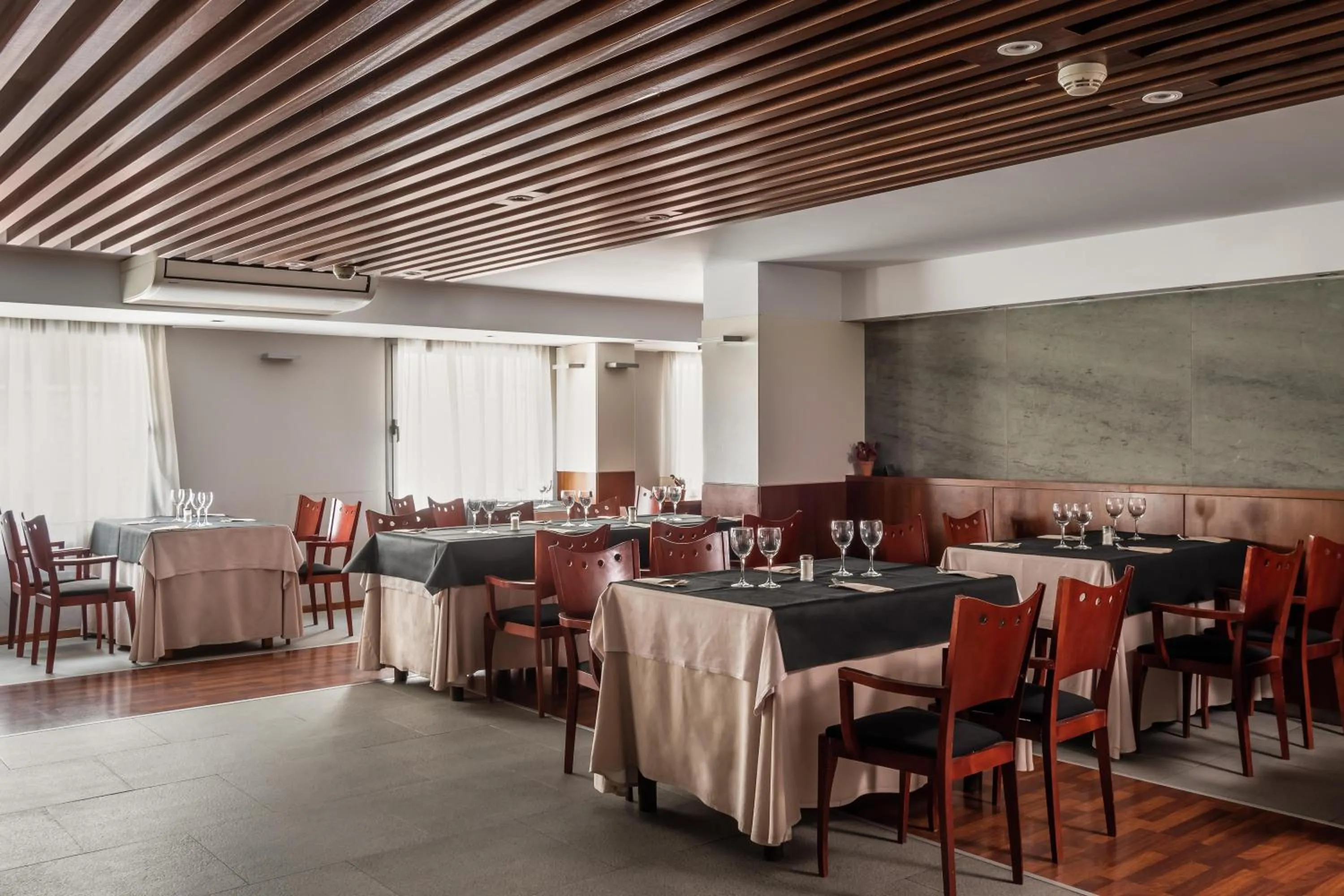 Restaurant/places to eat in ALEGRIA President