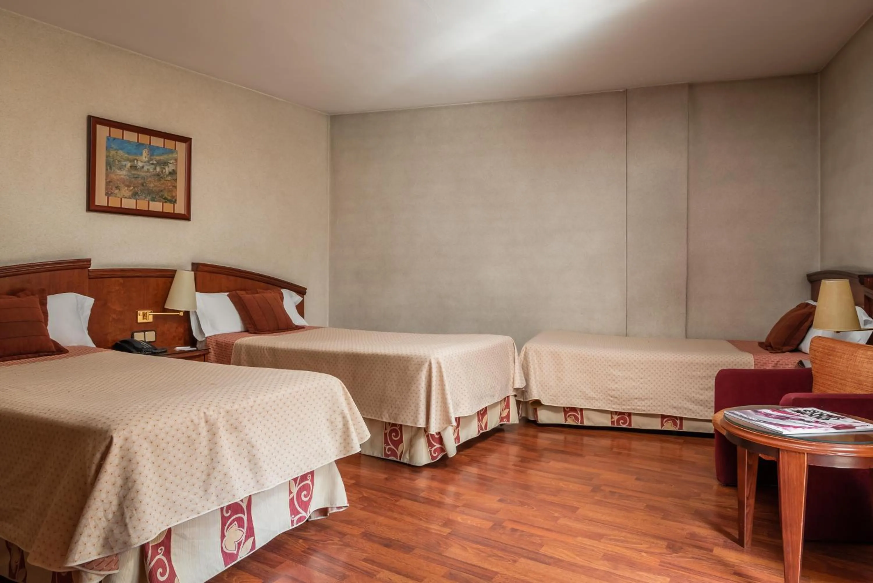 Photo of the whole room, Bed in ALEGRIA President