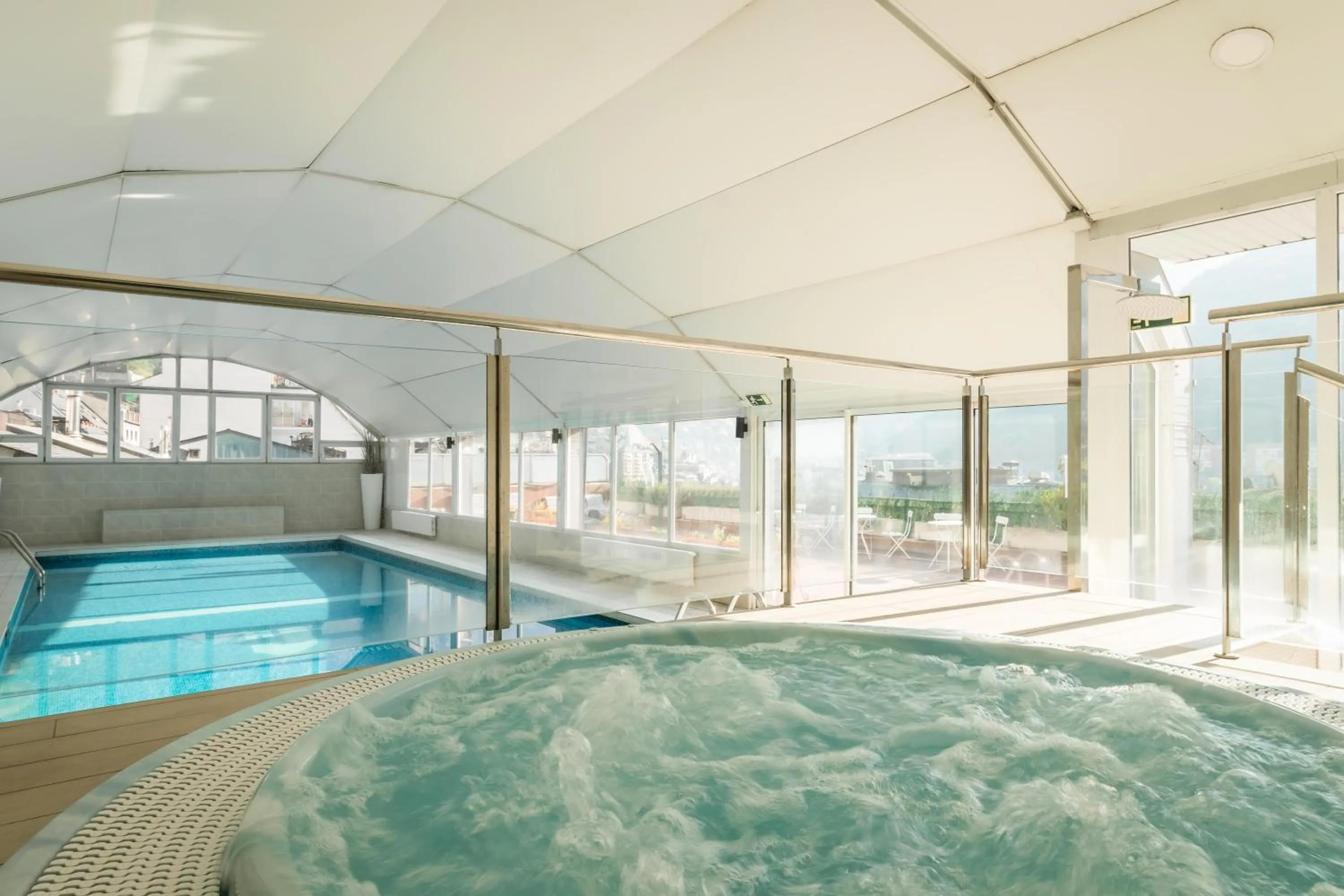 Swimming pool in ALEGRIA President