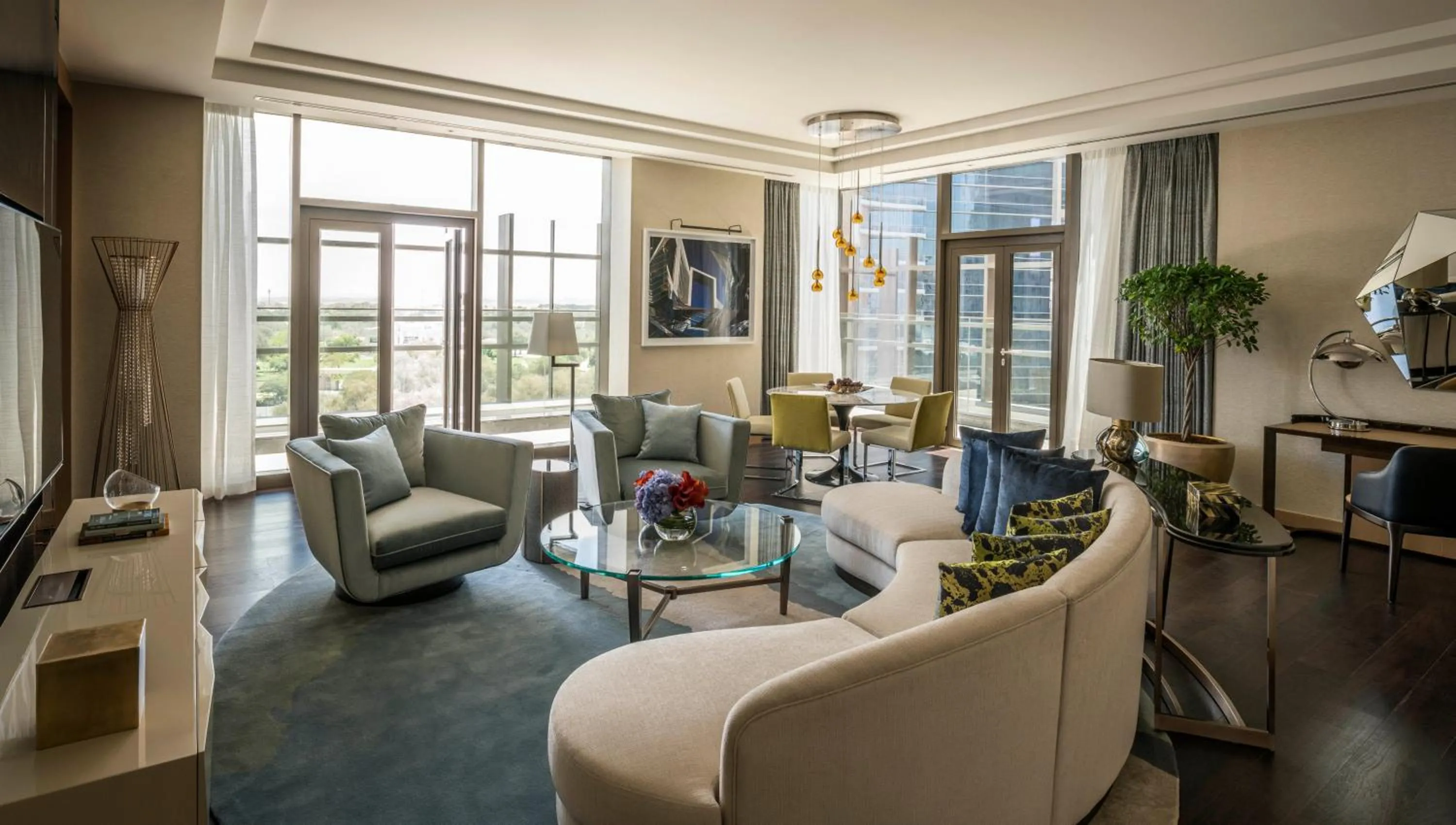 TV and multimedia in Four Seasons Hotel Dubai International Financial Centre