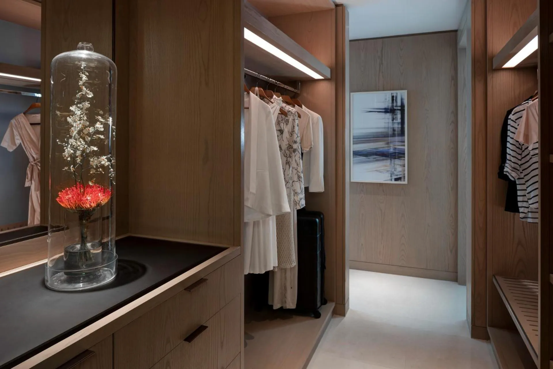 wardrobe in Four Seasons Hotel Dubai International Financial Centre