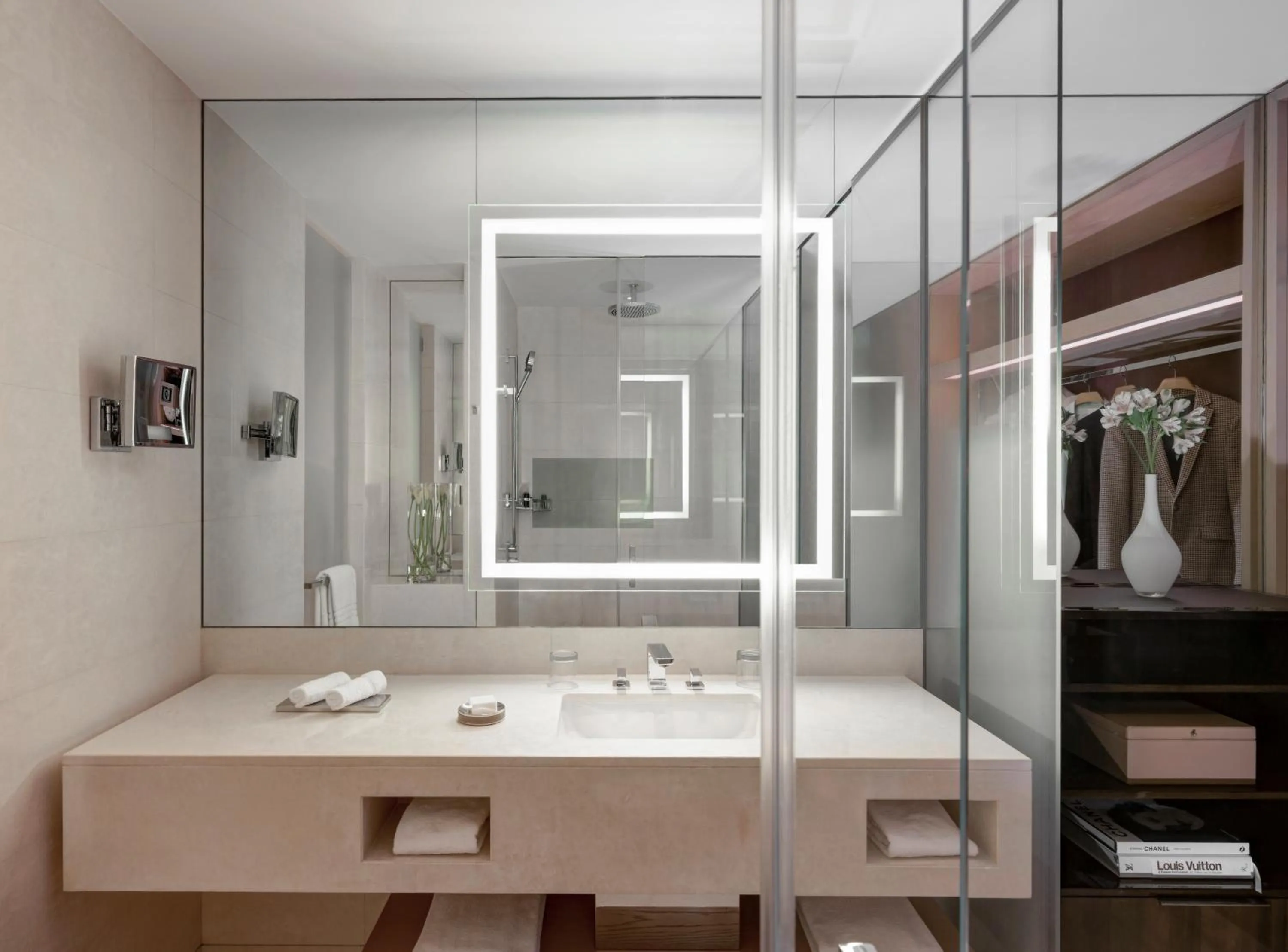 Bathroom in Four Seasons Hotel Dubai International Financial Centre