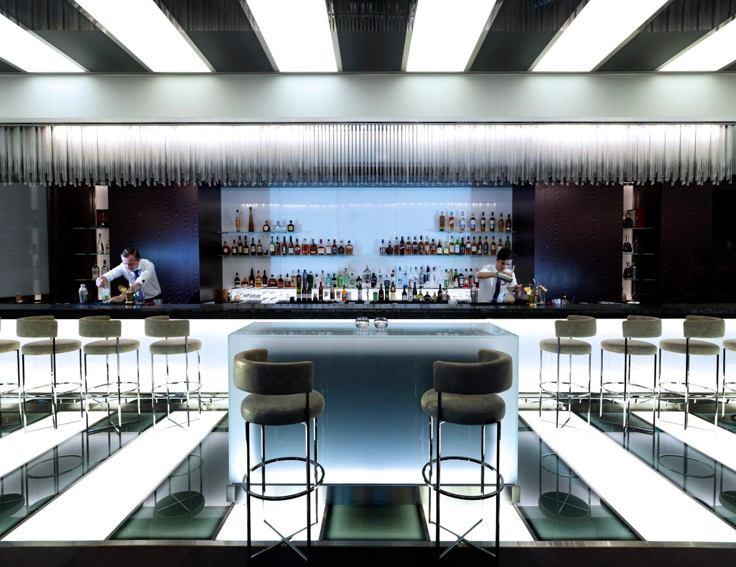 Lounge or bar in Four Seasons Hotel Abu Dhabi at Al Maryah Island