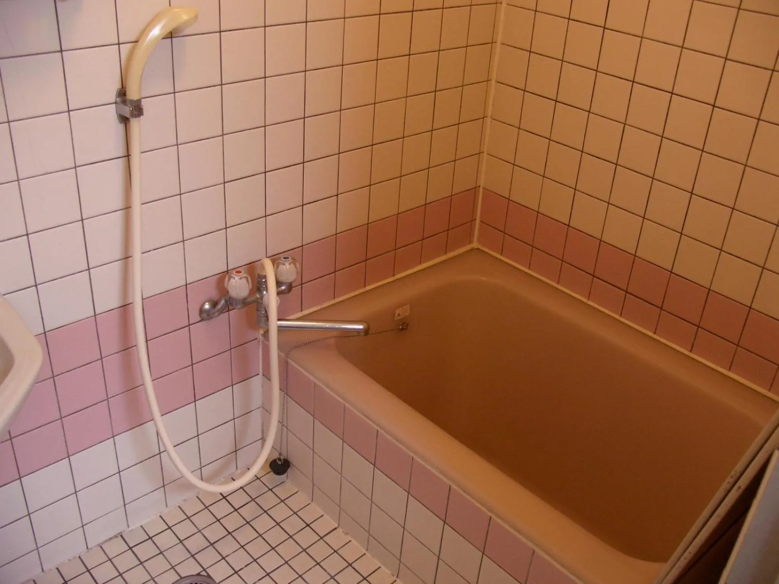 Shower in Tamaki Ryokan