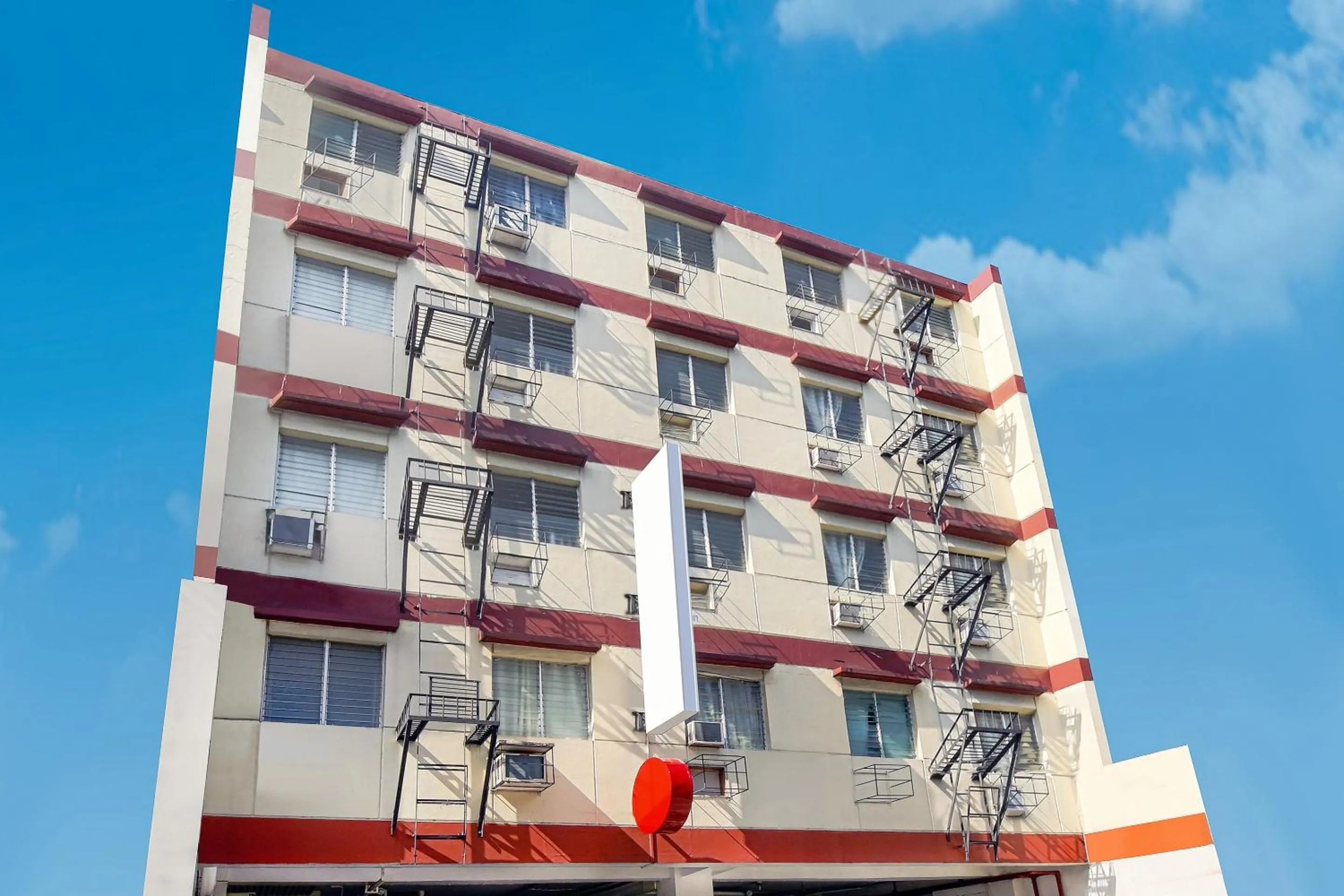 Facade/entrance in OYO 859 City Stay Inns Pasong Tamo