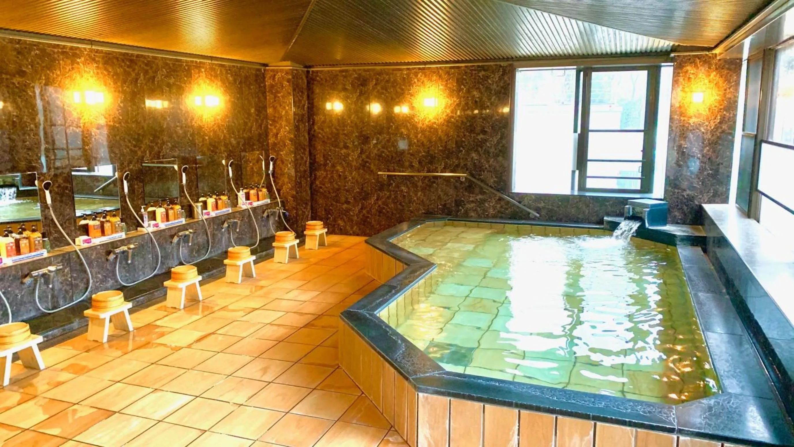 Hot Spring Bath in Hotel Yunomoto
