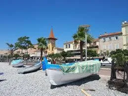 Neighbourhood in Palais Saint Pierre