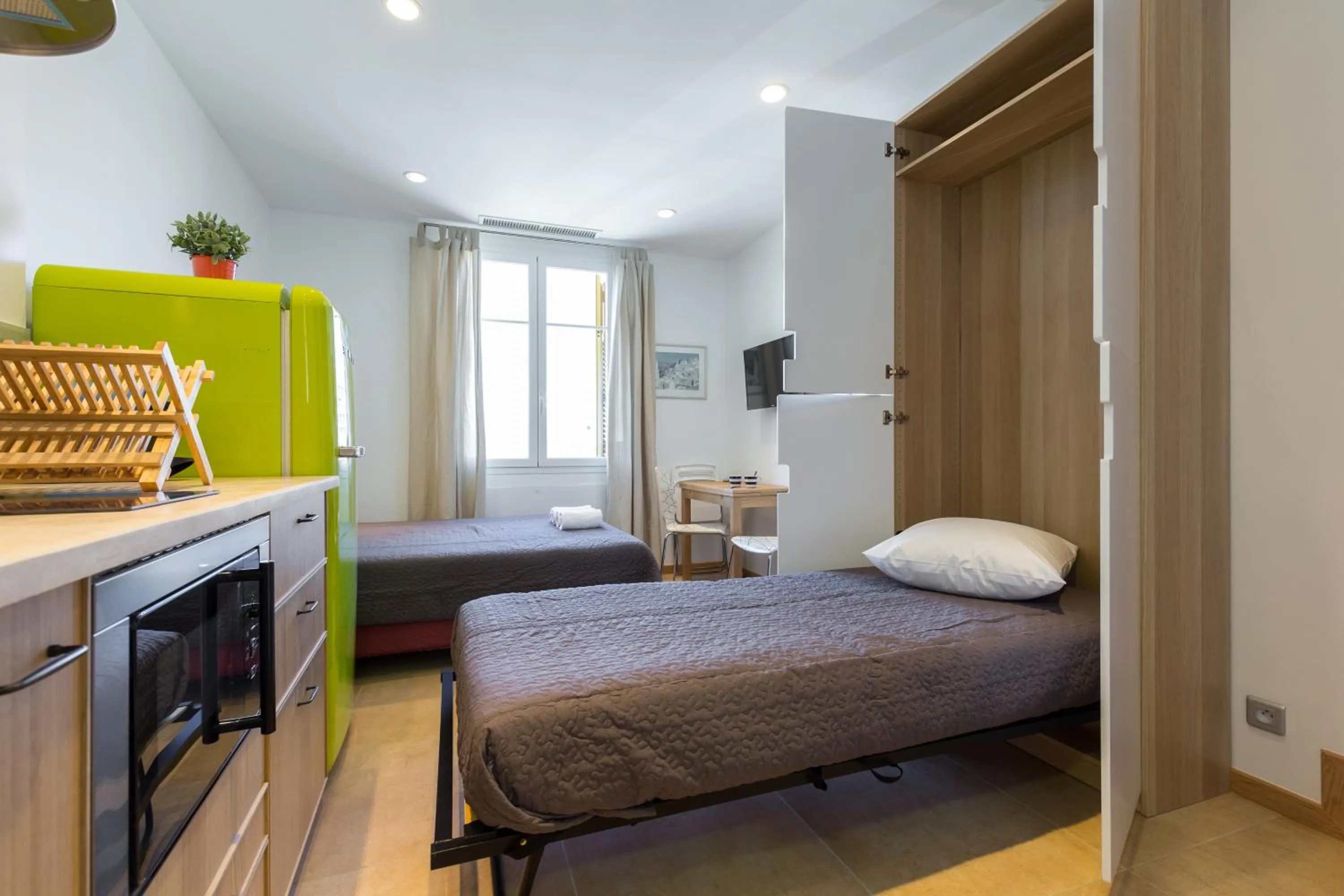 Photo of the whole room, Bed in Palais Saint Pierre