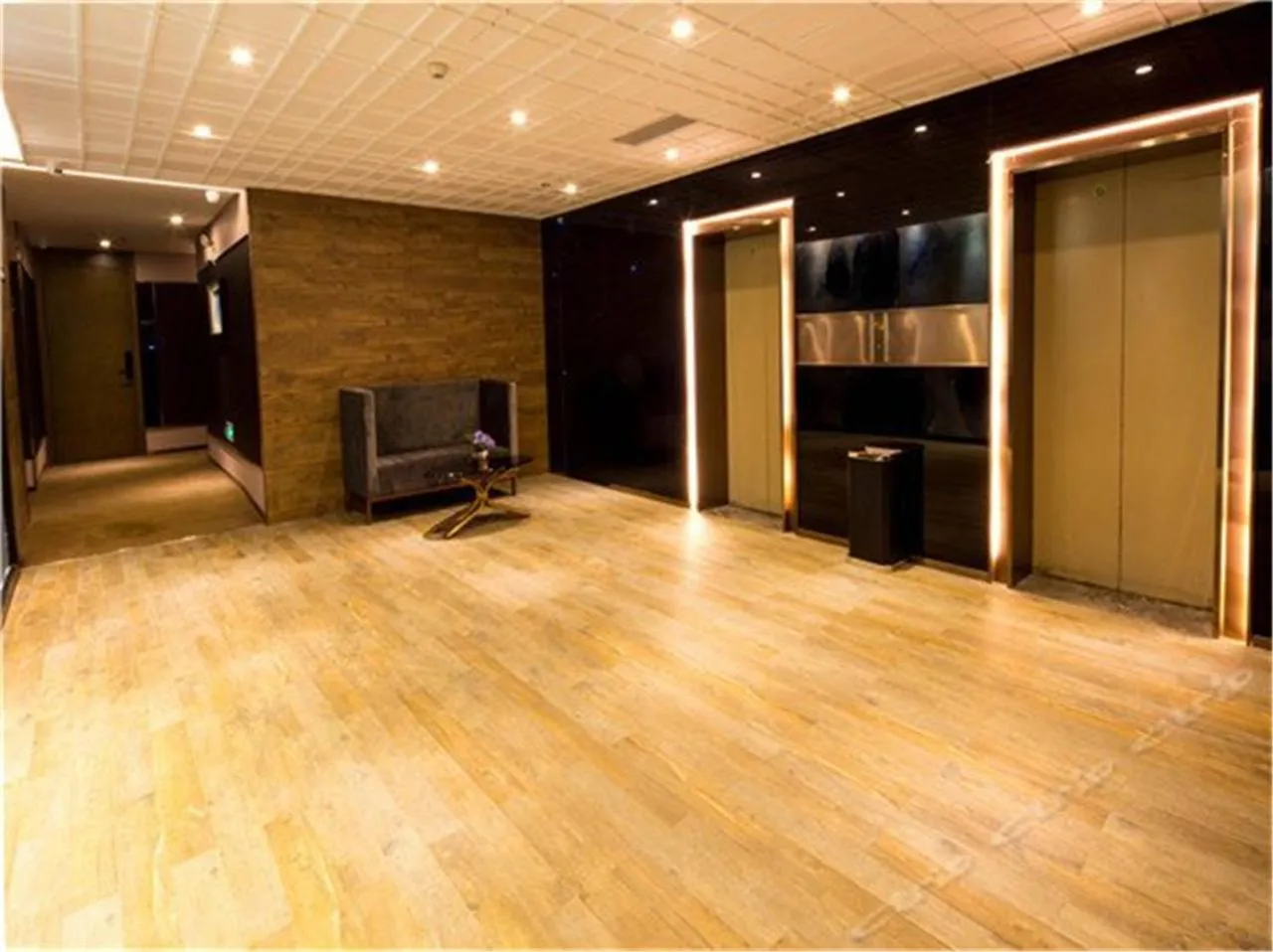 Lounge or bar in lnsail Hotel Shenzhen Luohu Port Railway Station