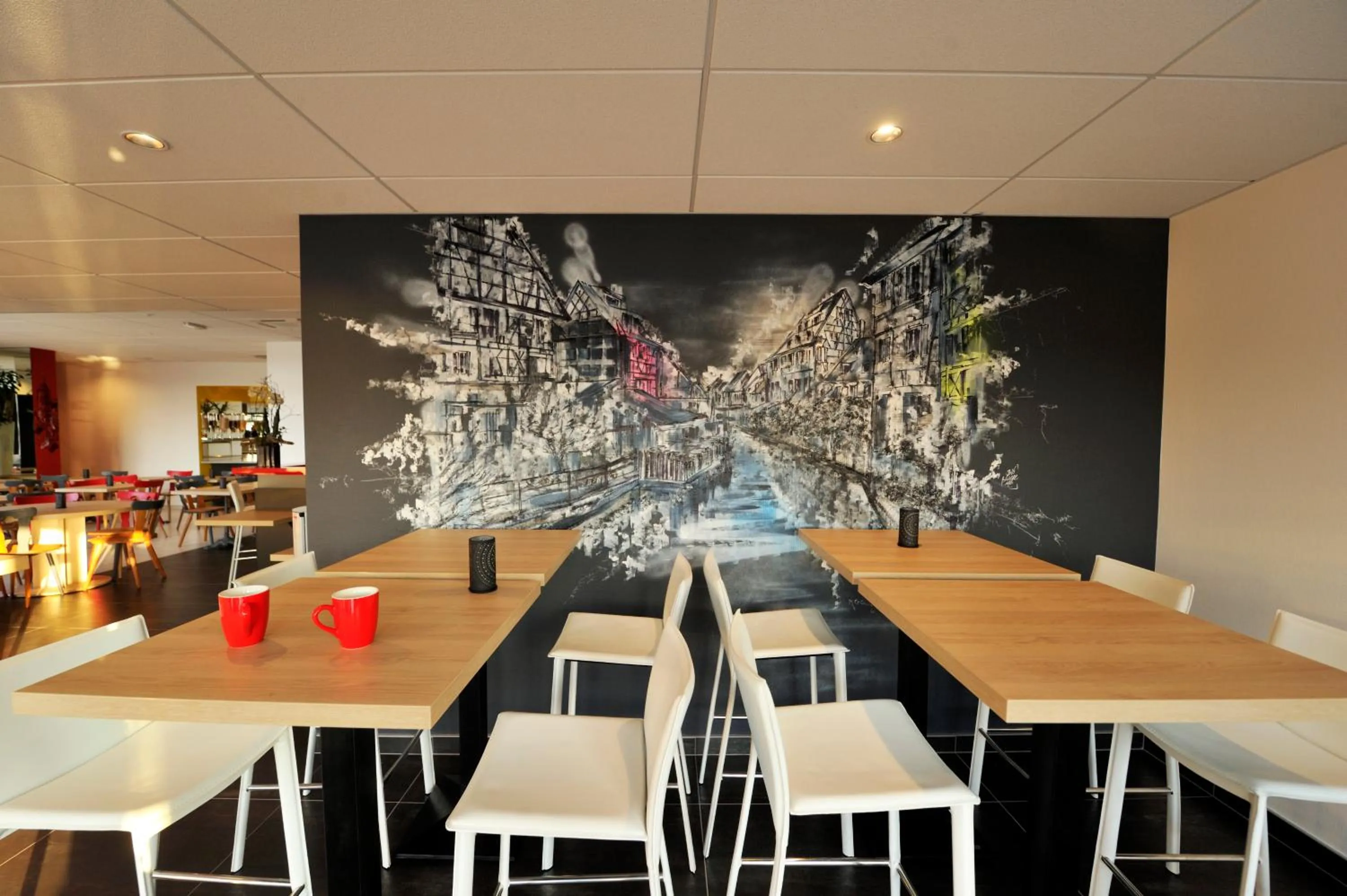 Communal lounge/ TV room in Colmar Hotel