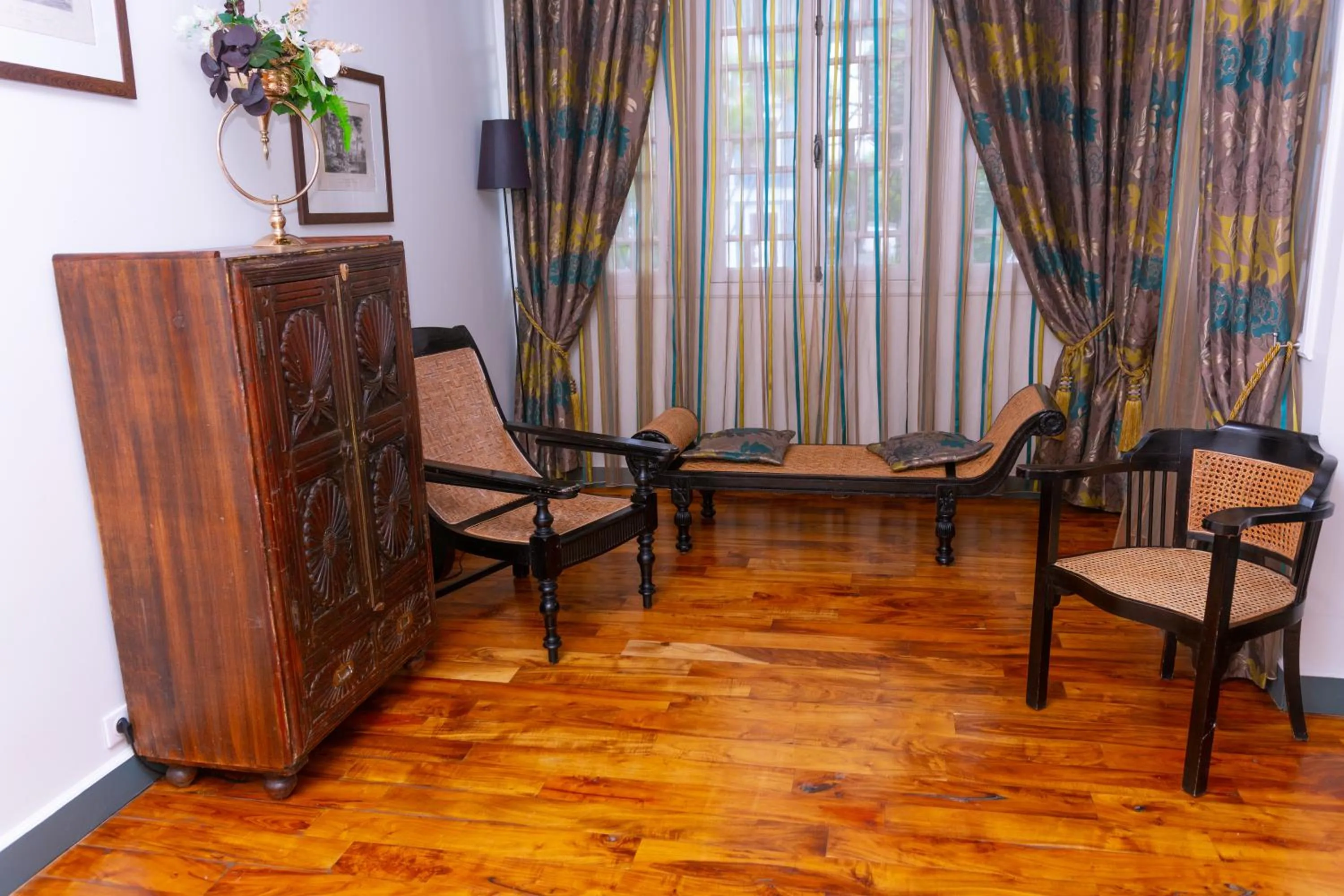 Seating area in Villa Angélique - Hôtel classé Monument Historique