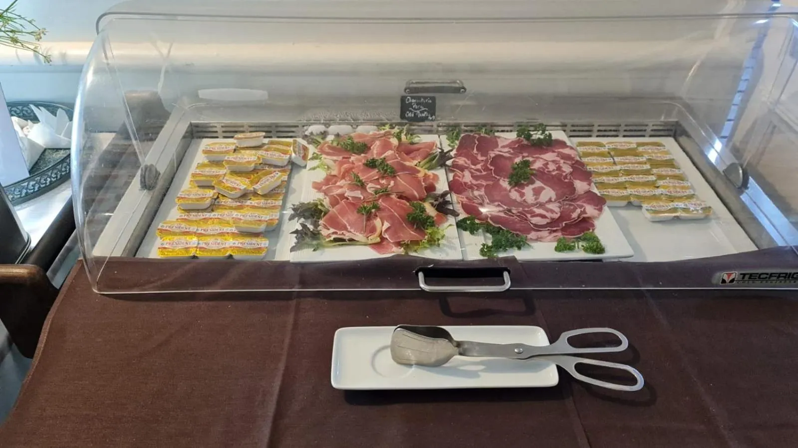 Buffet breakfast in Villa Angélique - Hôtel classé Monument Historique