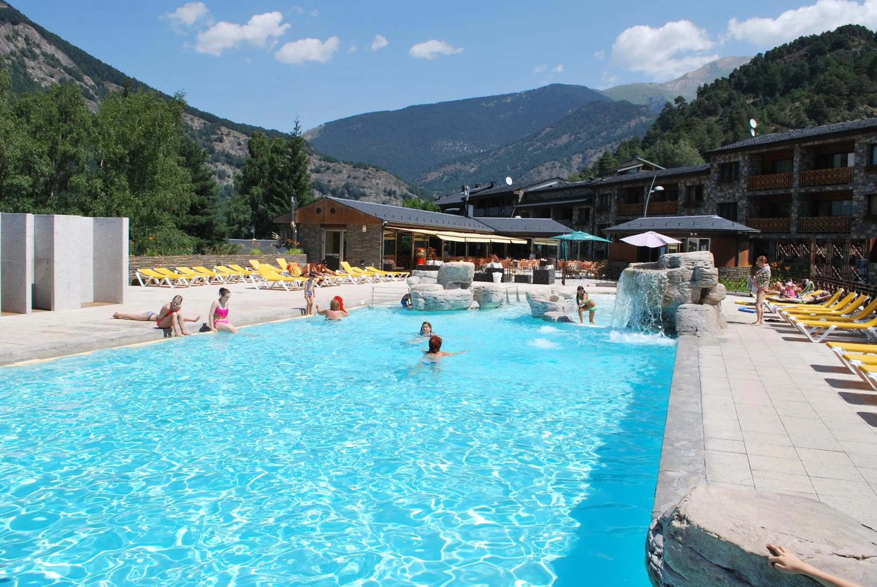 People in Apartaments Giberga