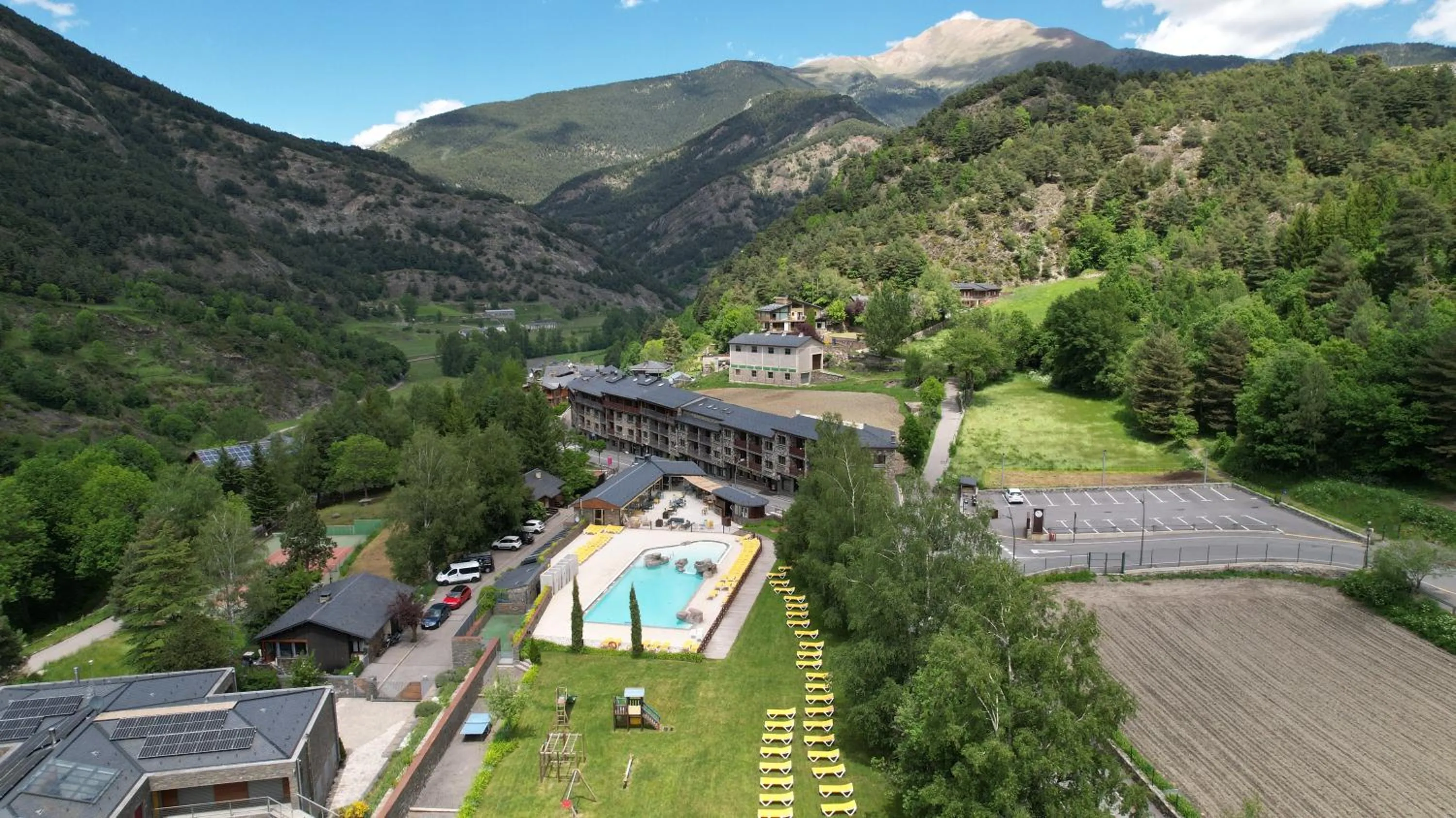 Property building in Apartaments Giberga