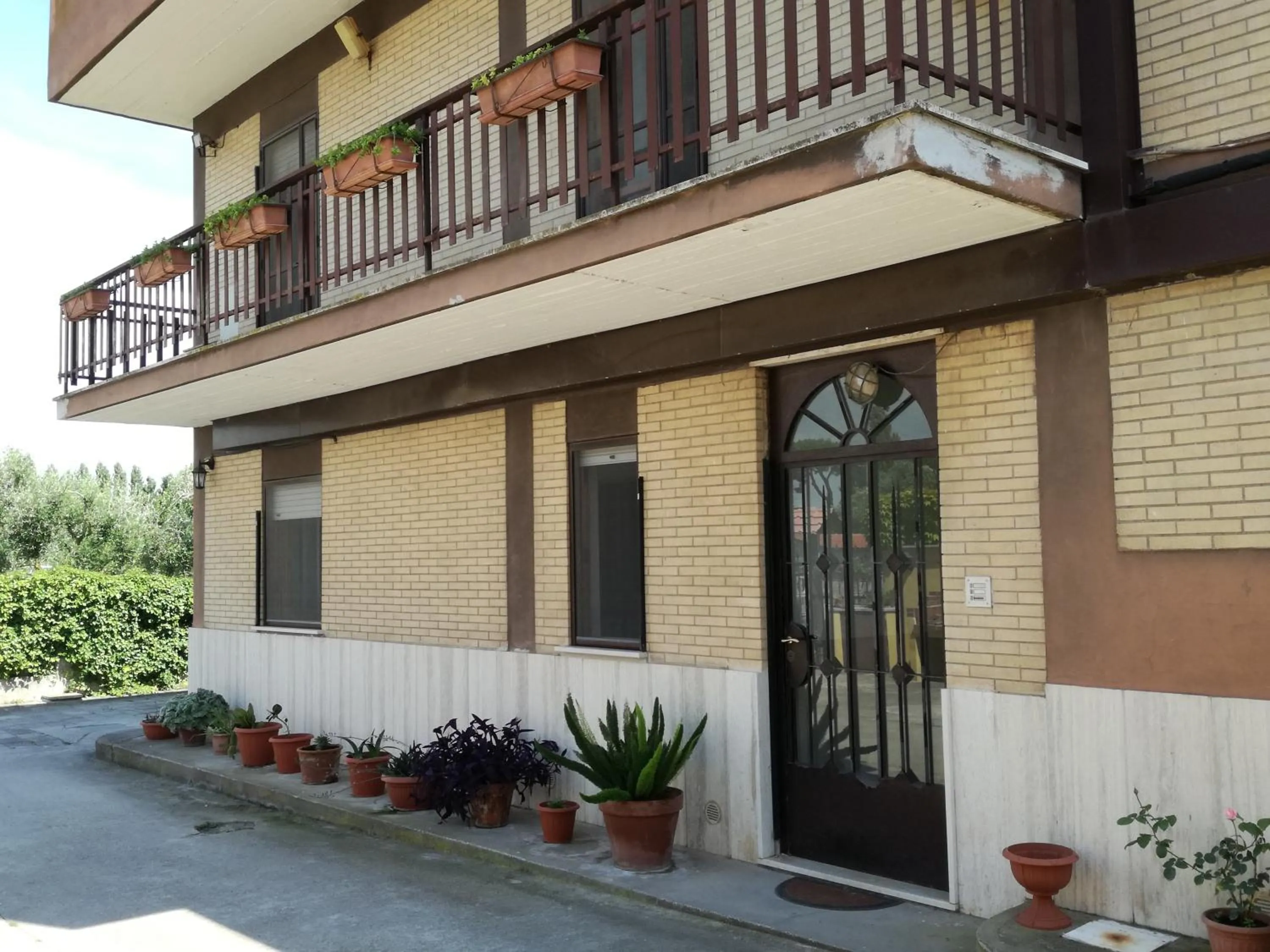Facade/entrance in B&B Casa degli Ulivi