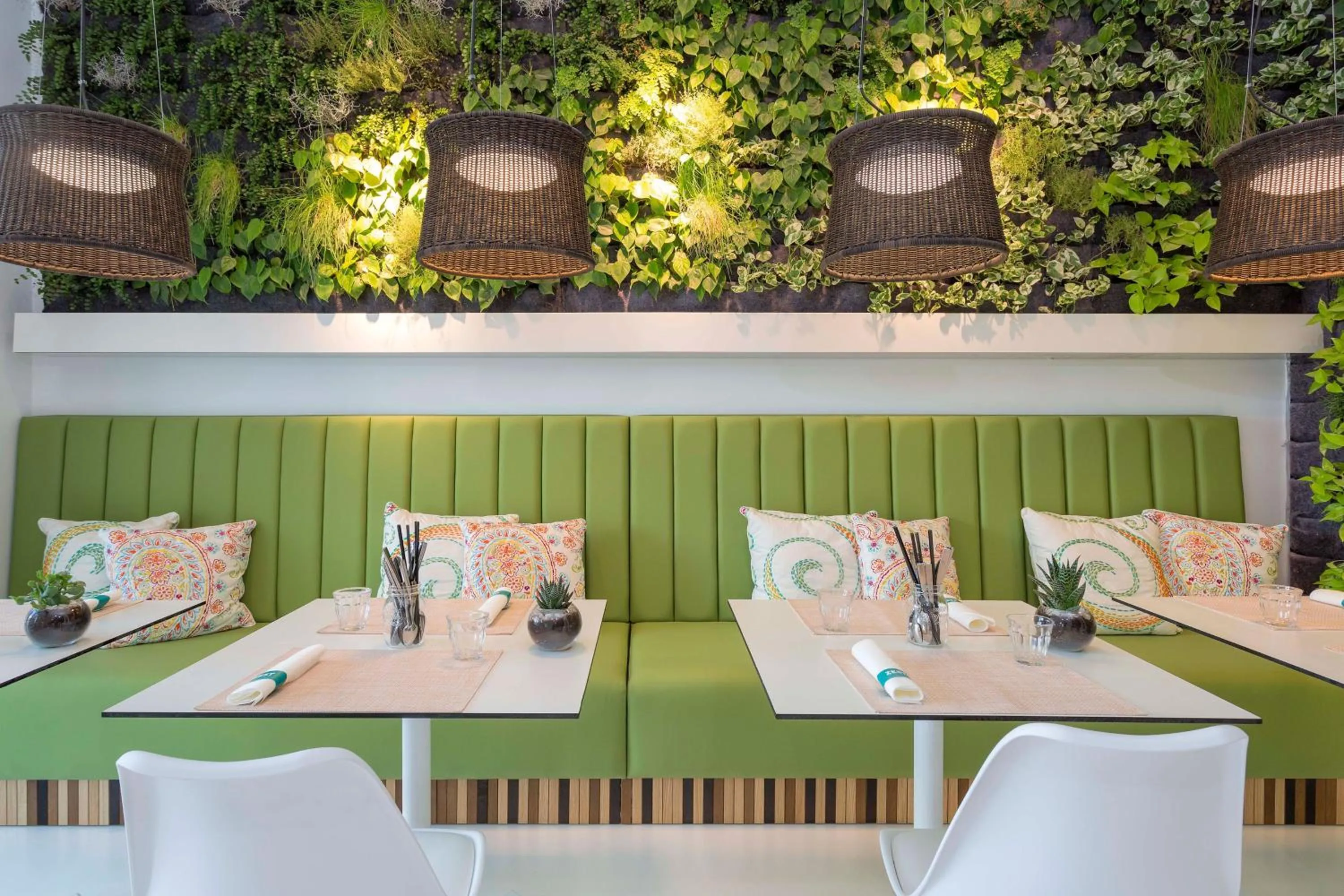 Restaurant/places to eat in Pine Cliffs Ocean Suites, a Luxury Collection Resort & Spa, Algarve