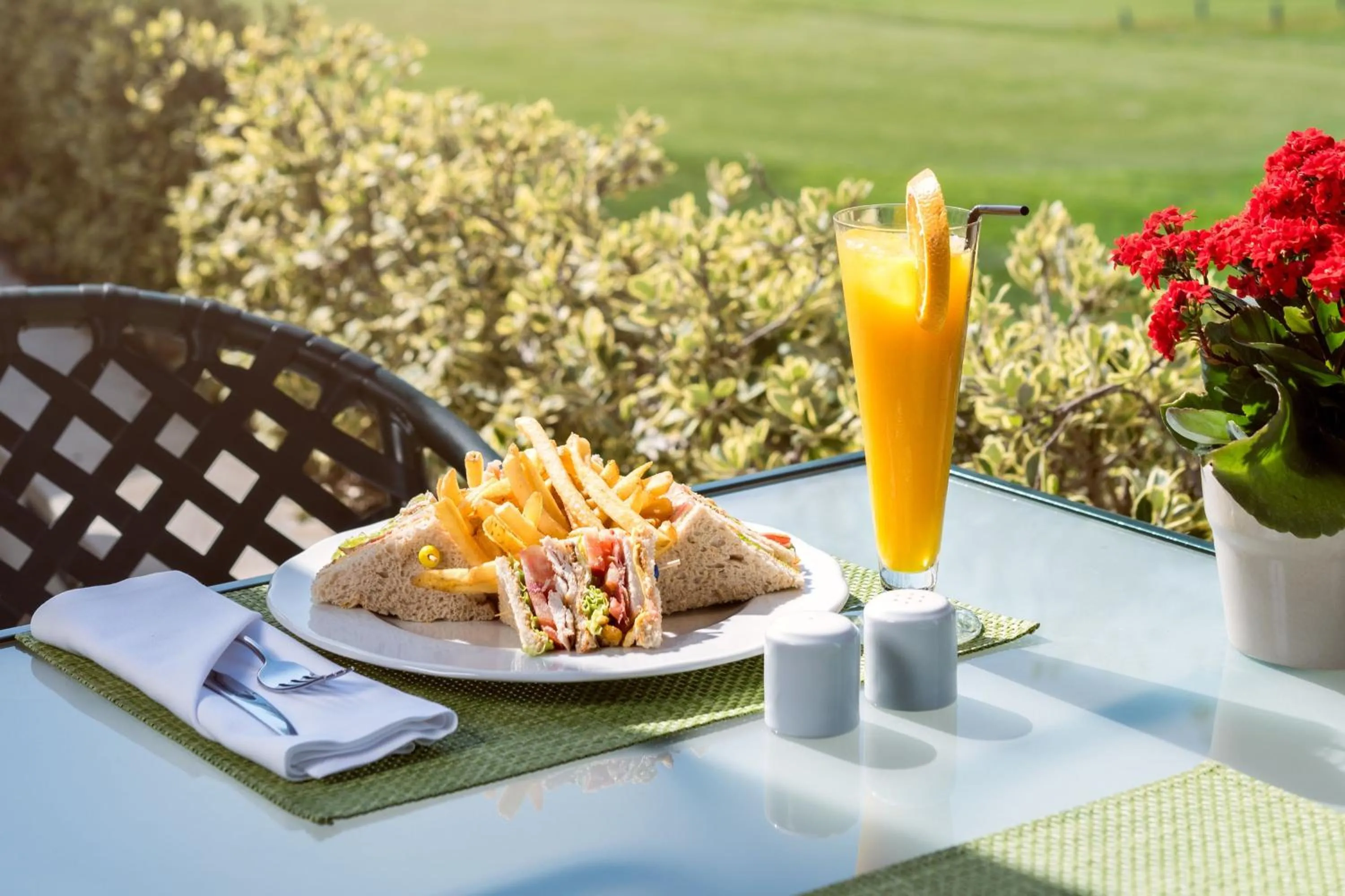 Restaurant/places to eat in Pine Cliffs Ocean Suites, a Luxury Collection Resort & Spa, Algarve