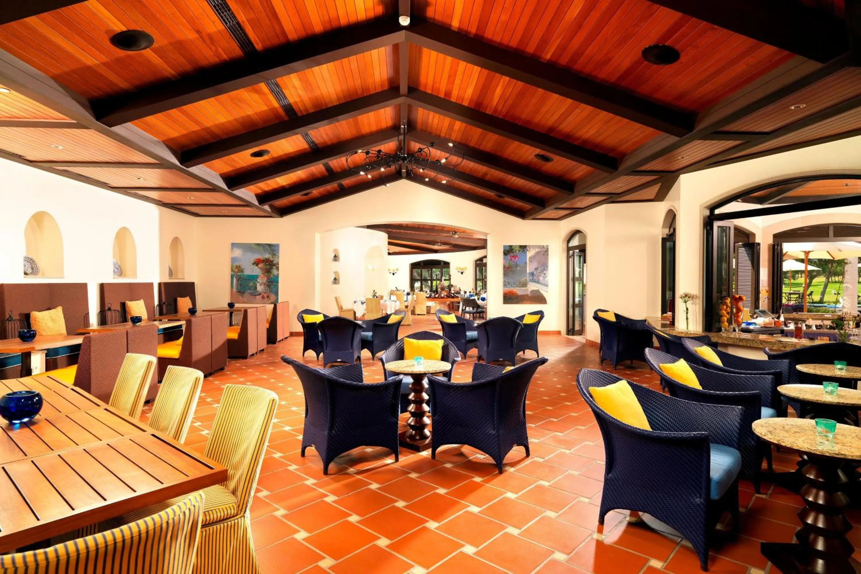 Restaurant/places to eat in Pine Cliffs Ocean Suites, a Luxury Collection Resort & Spa, Algarve