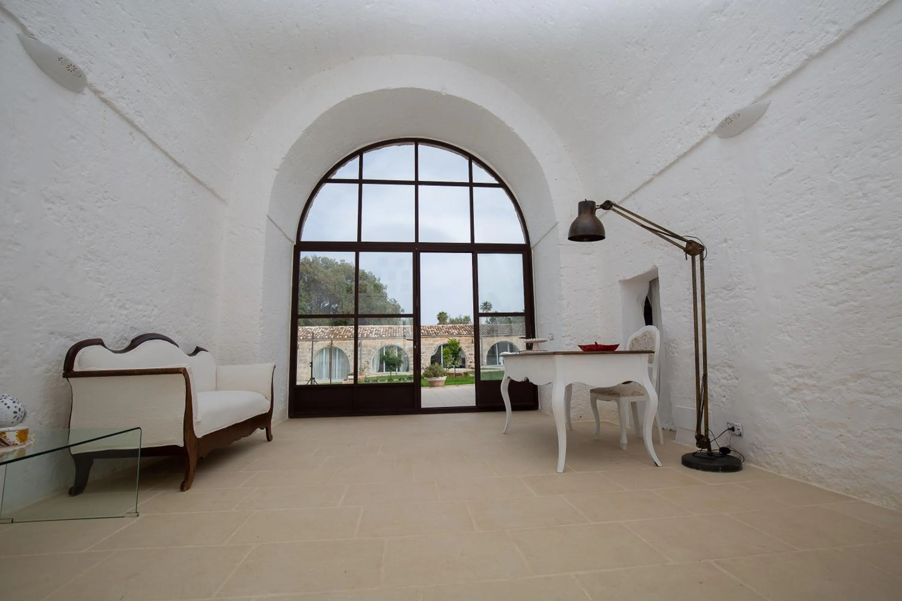 Living room in Masseria Violante Boutique Hotel