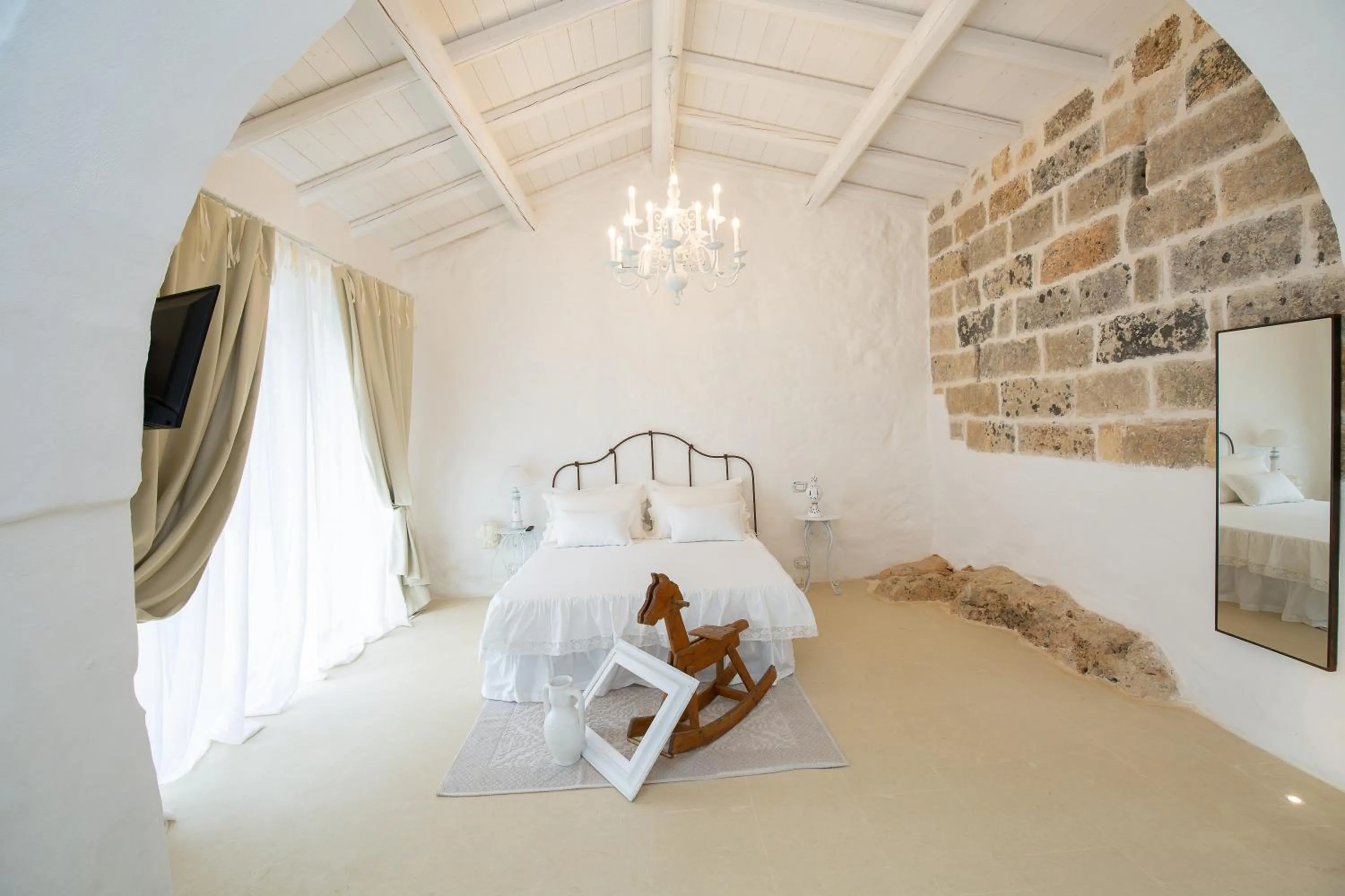 Photo of the whole room, Bed in Masseria Violante Boutique Hotel