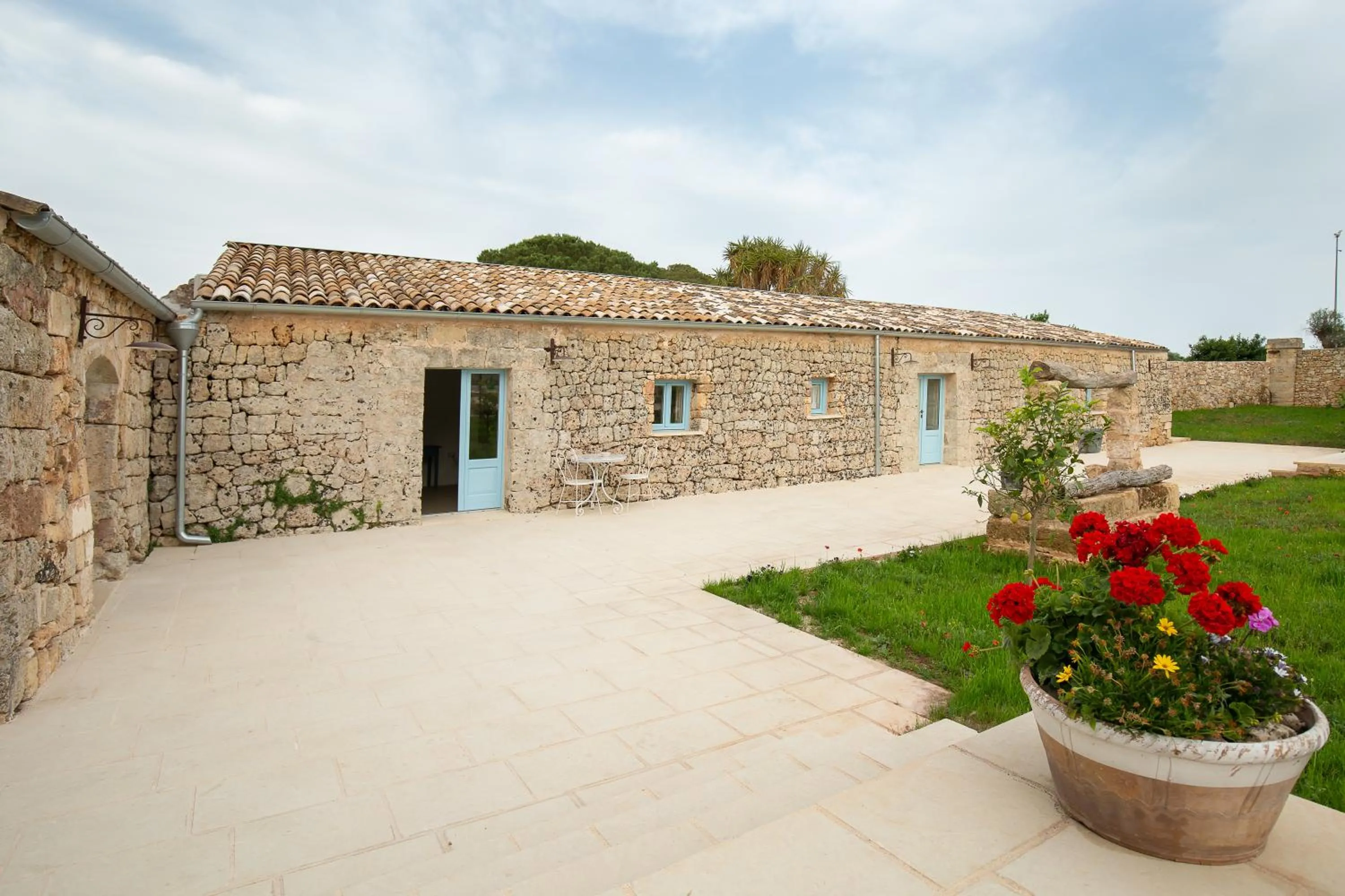 Patio in Masseria Violante Boutique Hotel