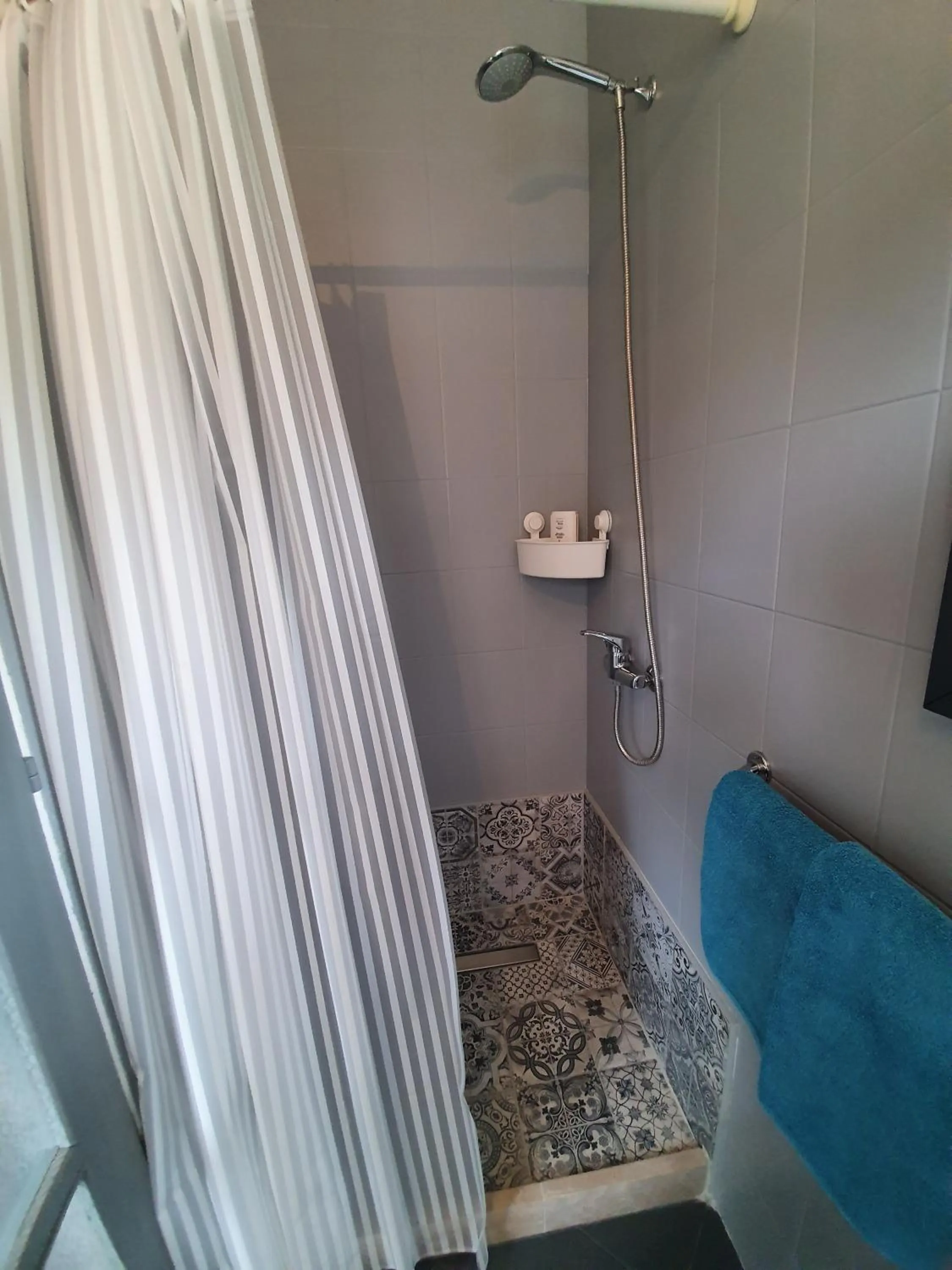 Bathroom in Apartments Bell Memories