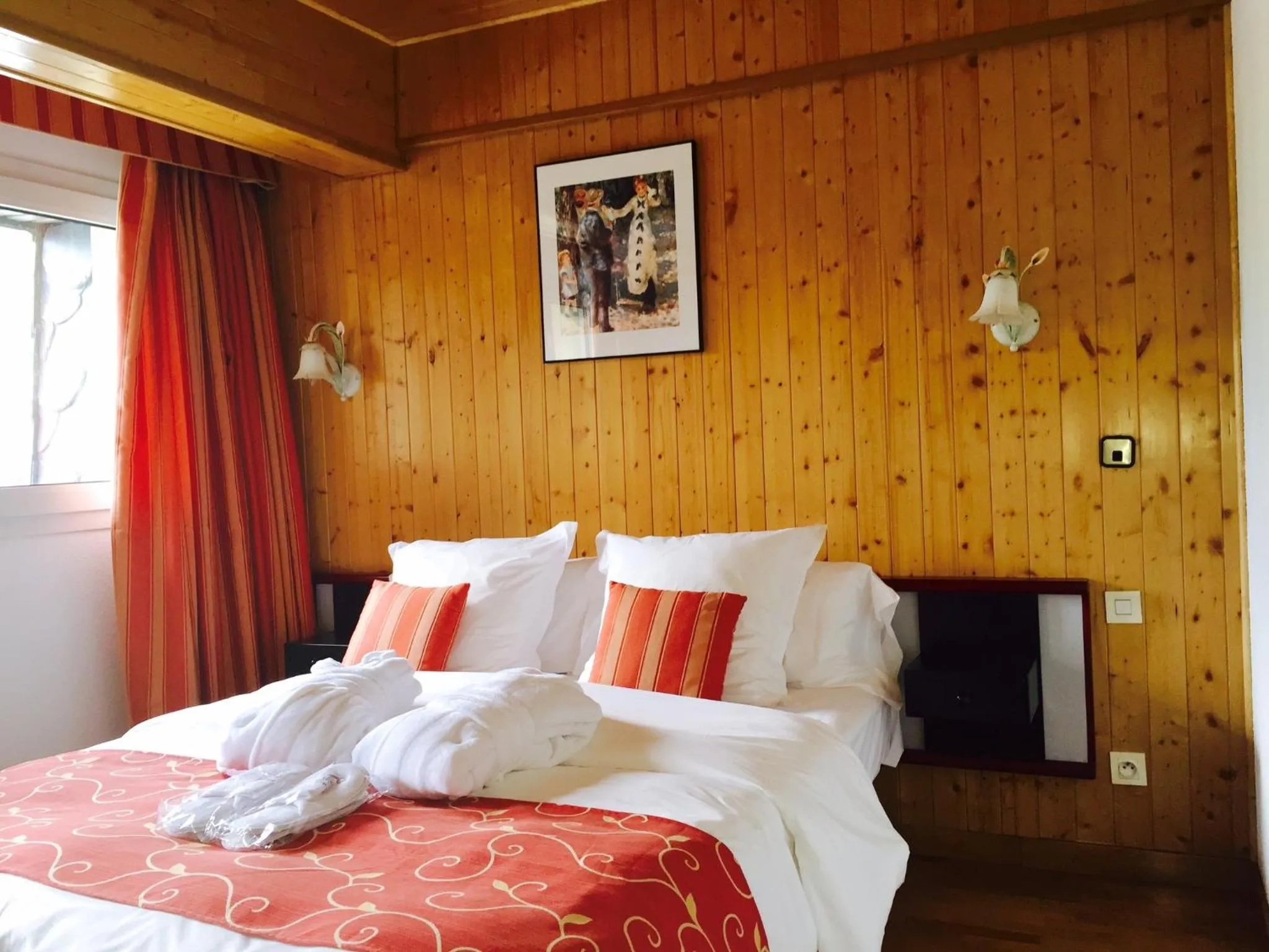 Bedroom, Bed in Hotel & SPA Llop Gris