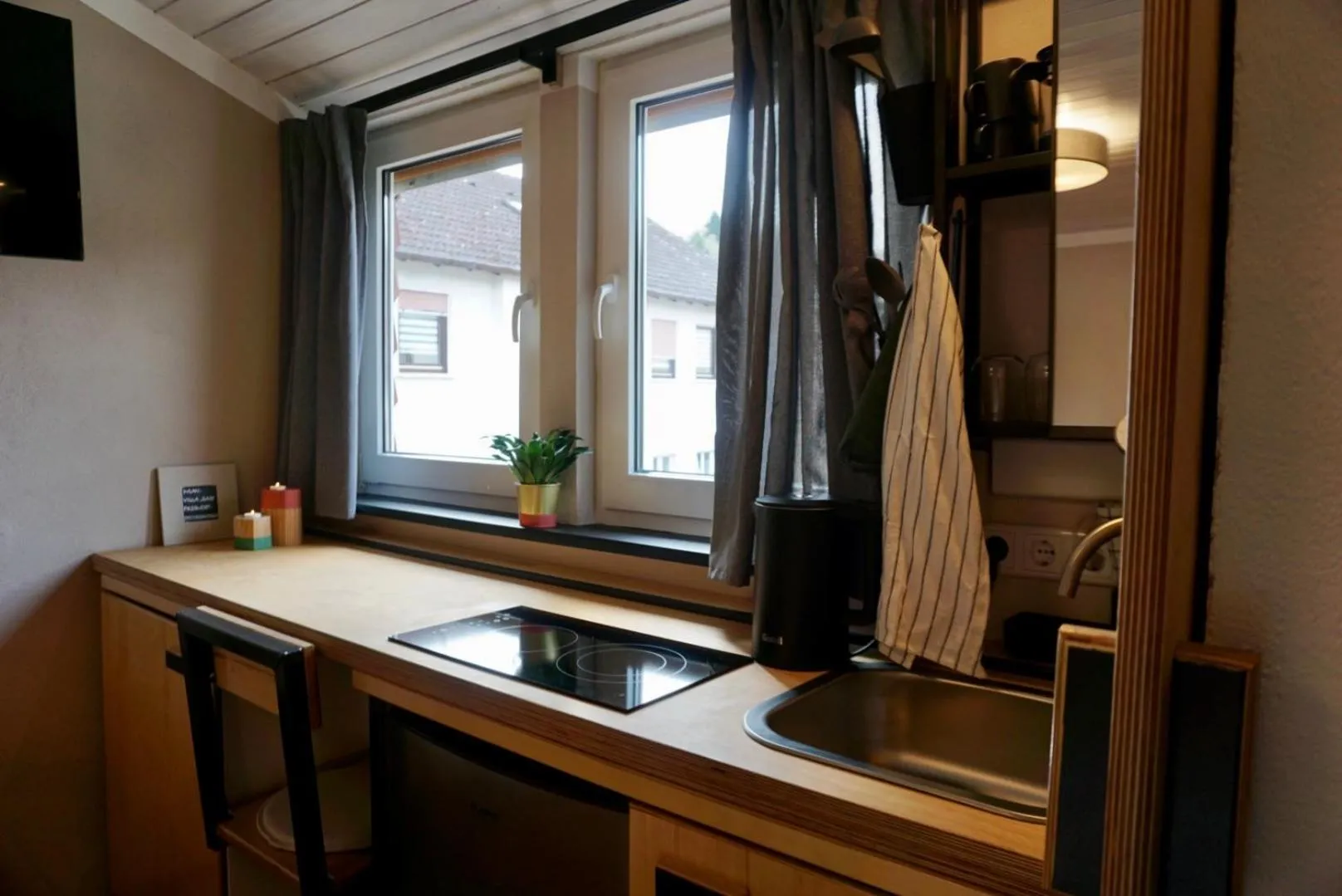 Kitchen or kitchenette in Hofgut Langenborn Wohnen auf Zeit möblierte Apartments Aschaffenburg Alzenau Frankfurt