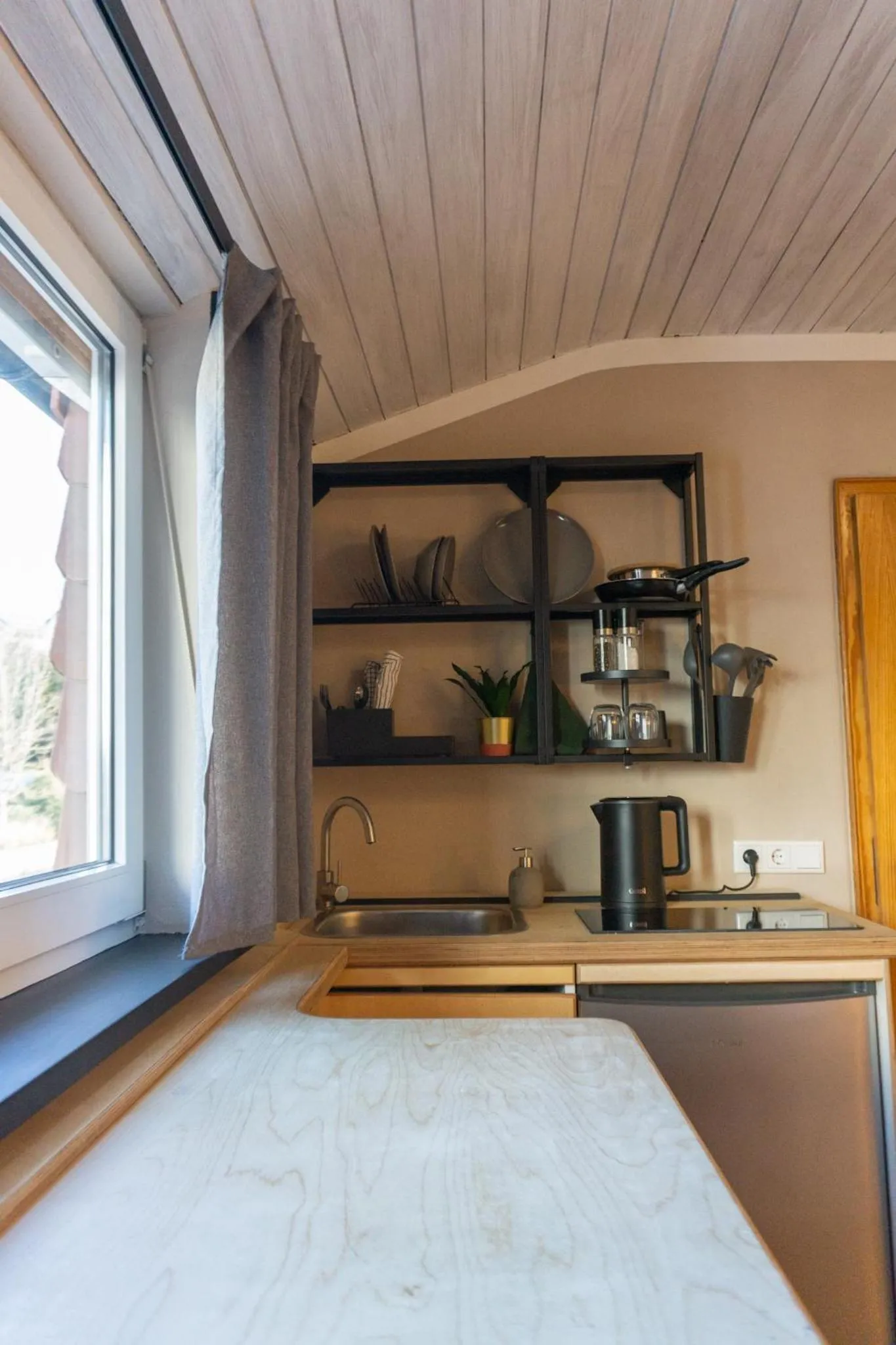 Kitchen or kitchenette in Hofgut Langenborn Wohnen auf Zeit möblierte Apartments Aschaffenburg Alzenau Frankfurt