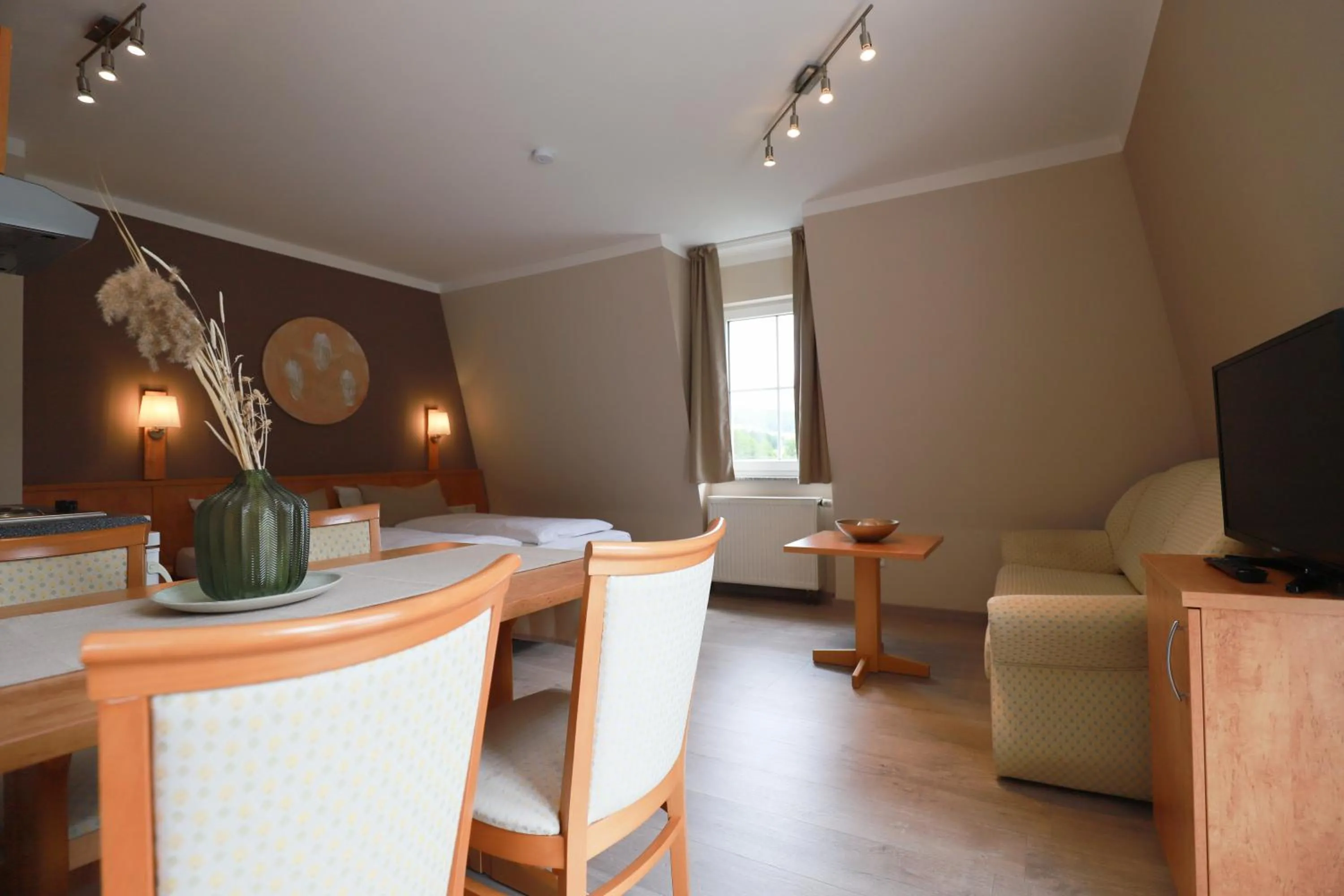 Living room in Hofgut Langenborn Wohnen auf Zeit möblierte Apartments Aschaffenburg Alzenau Frankfurt