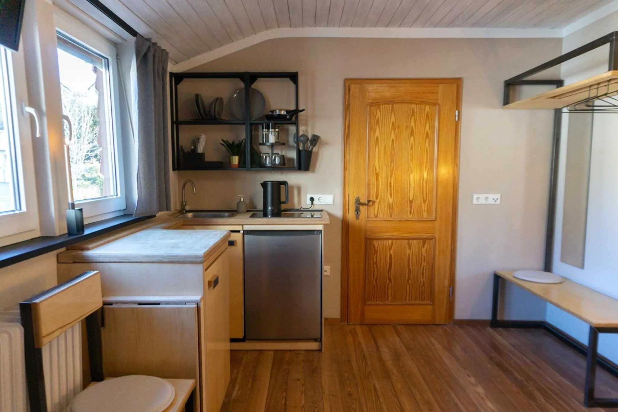 Kitchen or kitchenette in Hofgut Langenborn Wohnen auf Zeit möblierte Apartments Aschaffenburg Alzenau Frankfurt