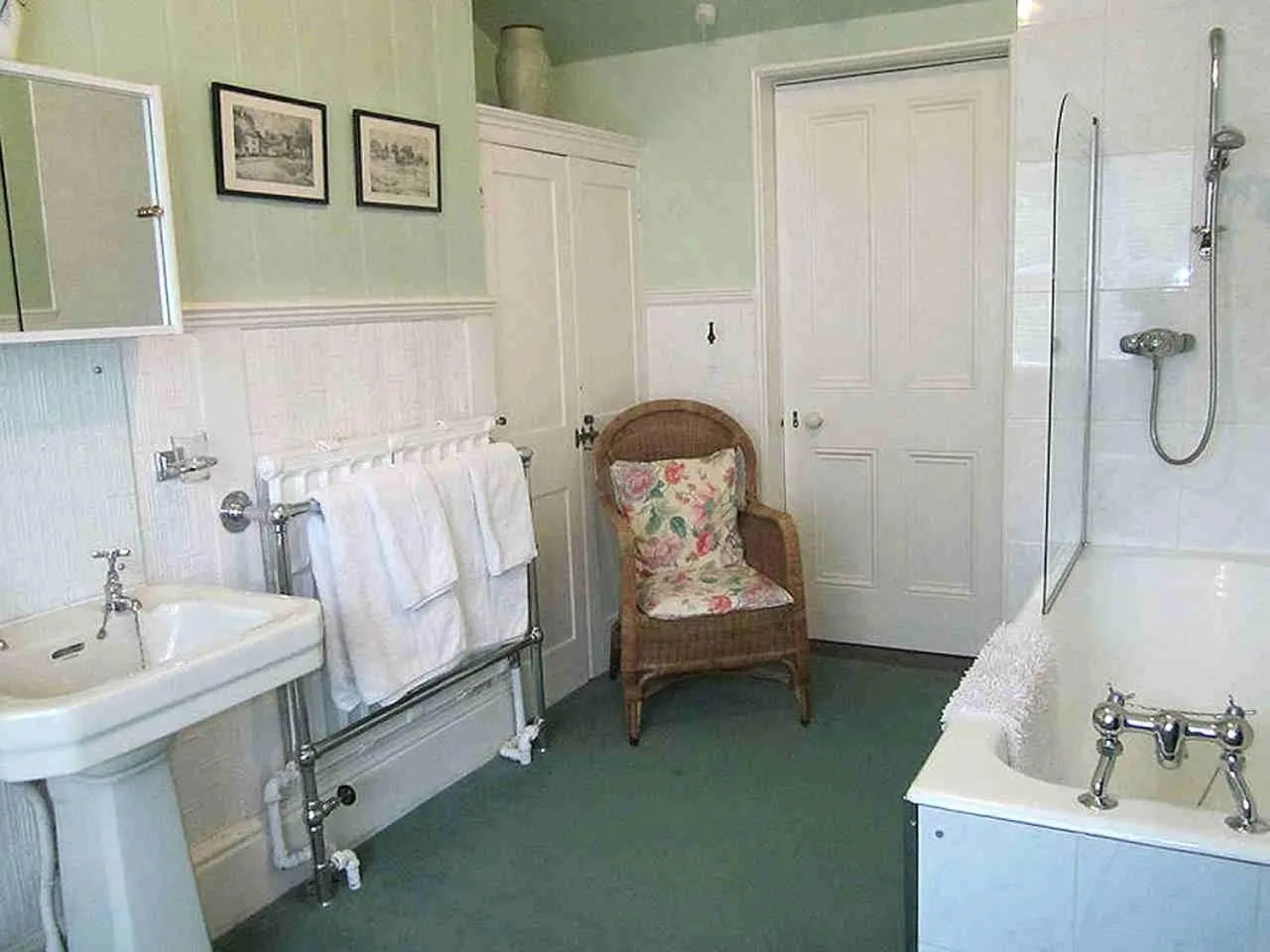 Bathroom in Hollybank House