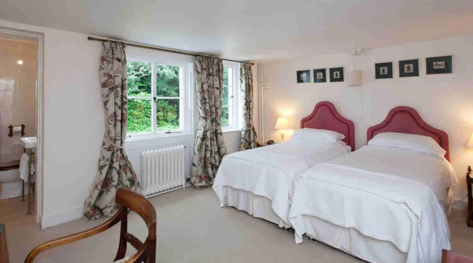 Bedroom, Bed in Hollybank House