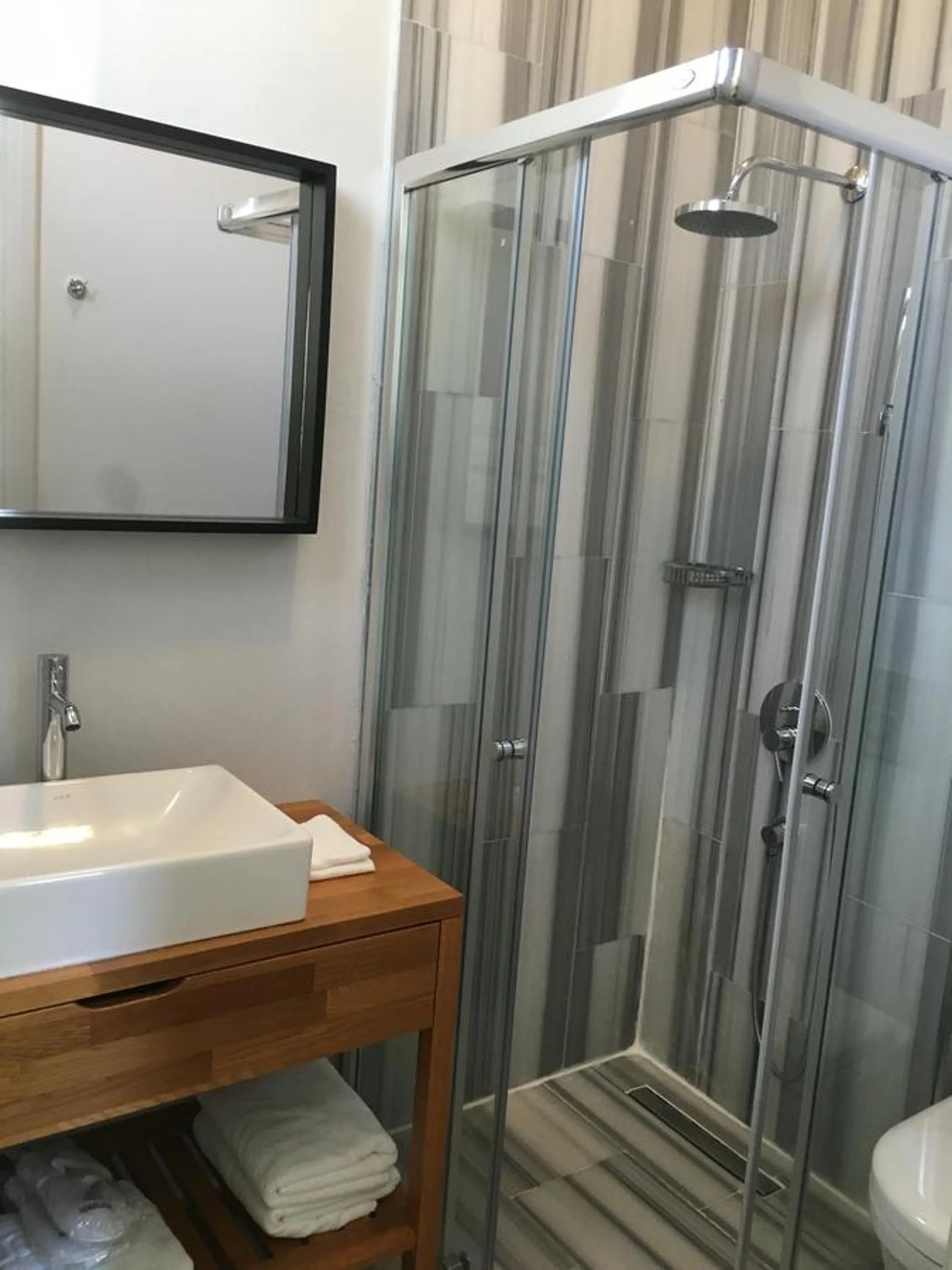 Bathroom in Serguzest Otel