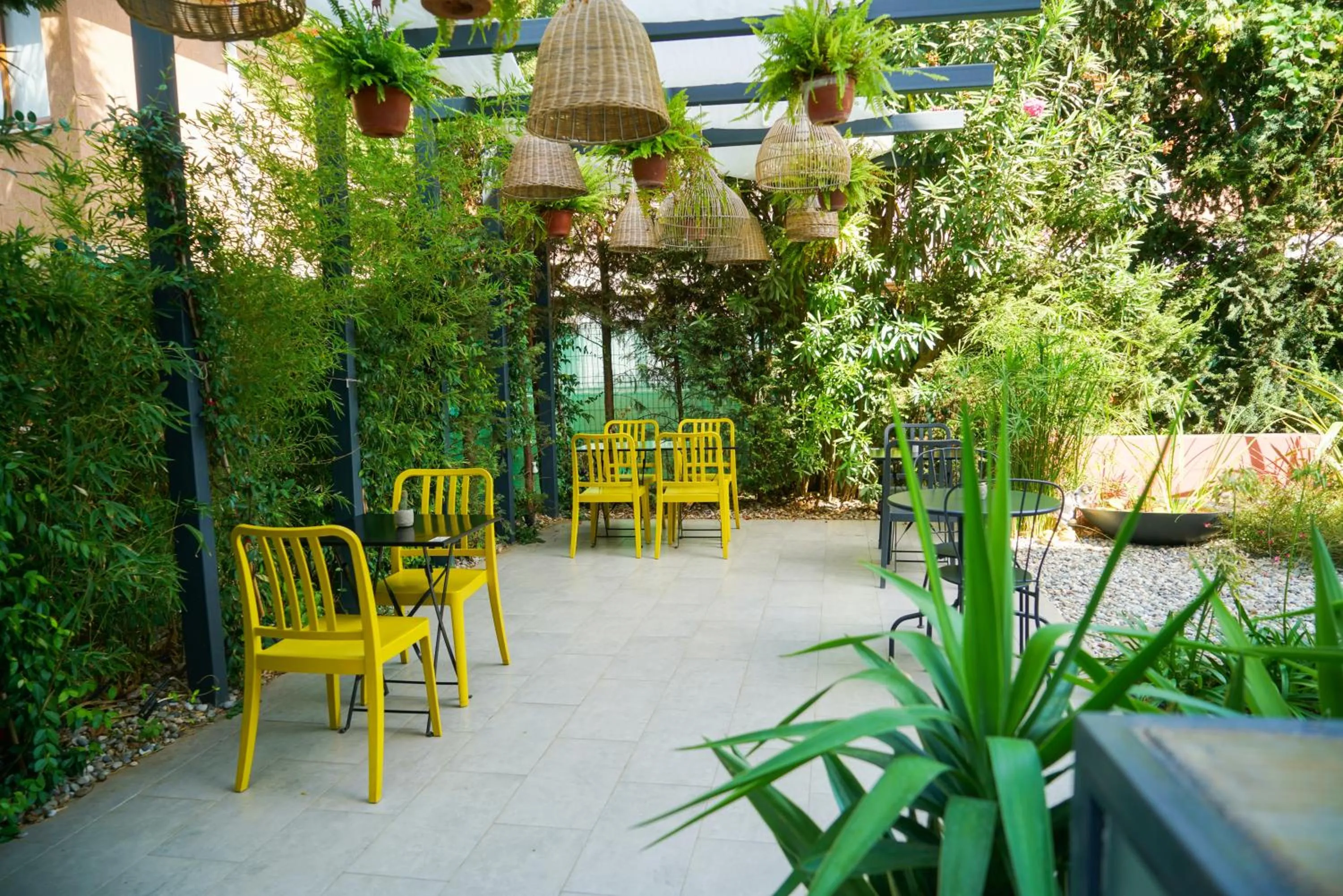 Property building in Serguzest Otel