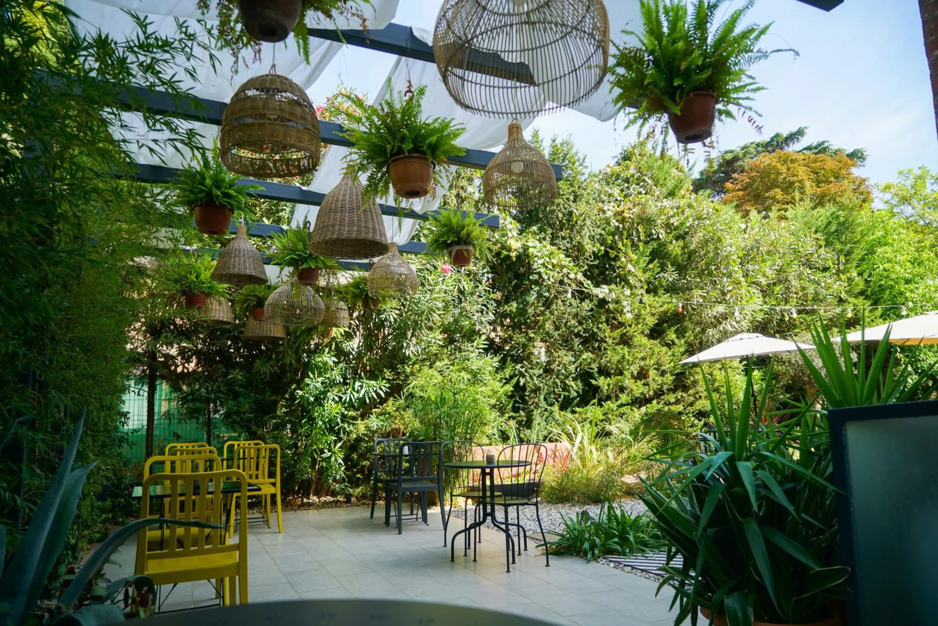 Property building in Serguzest Otel