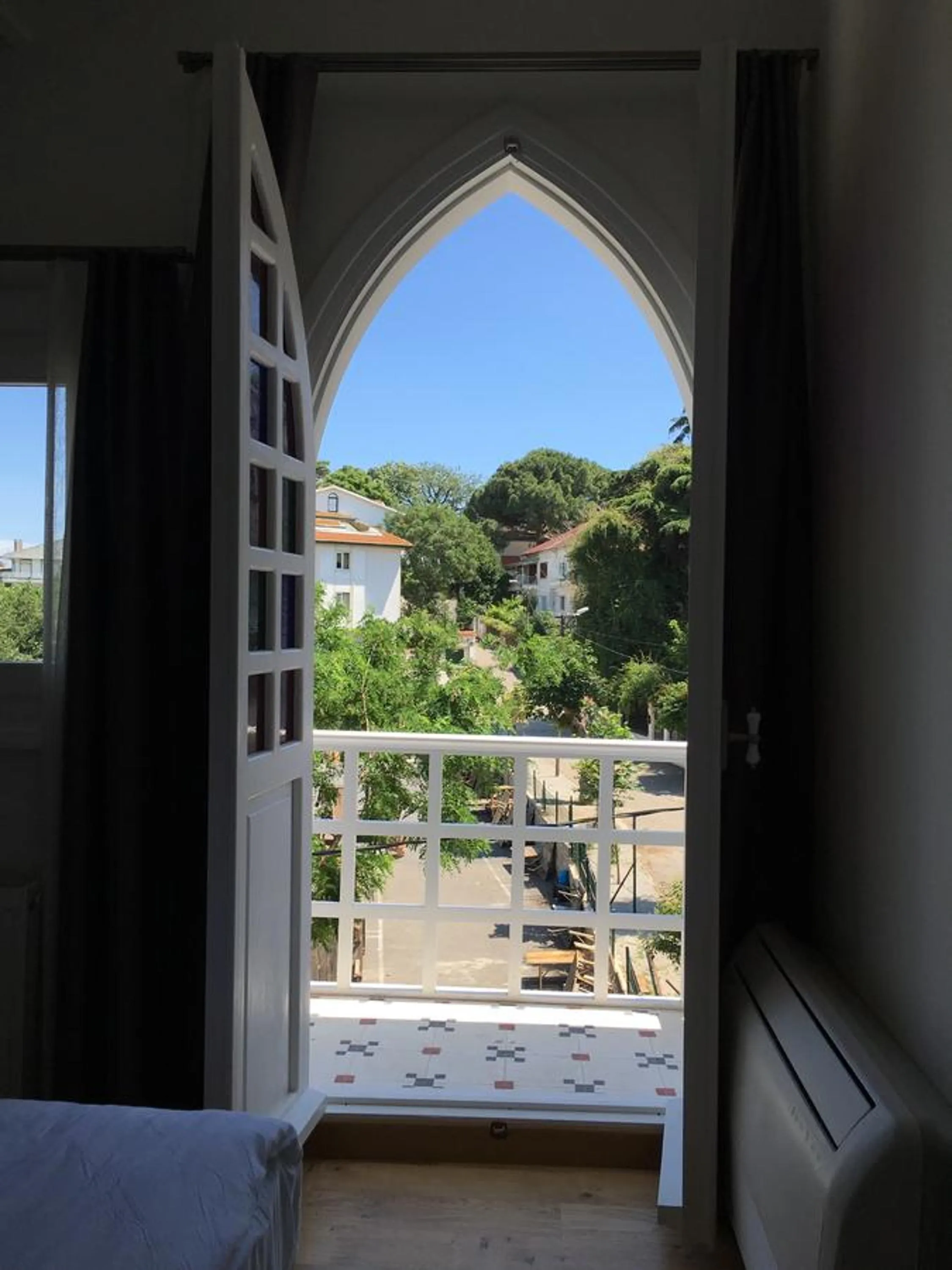 Property building in Serguzest Otel