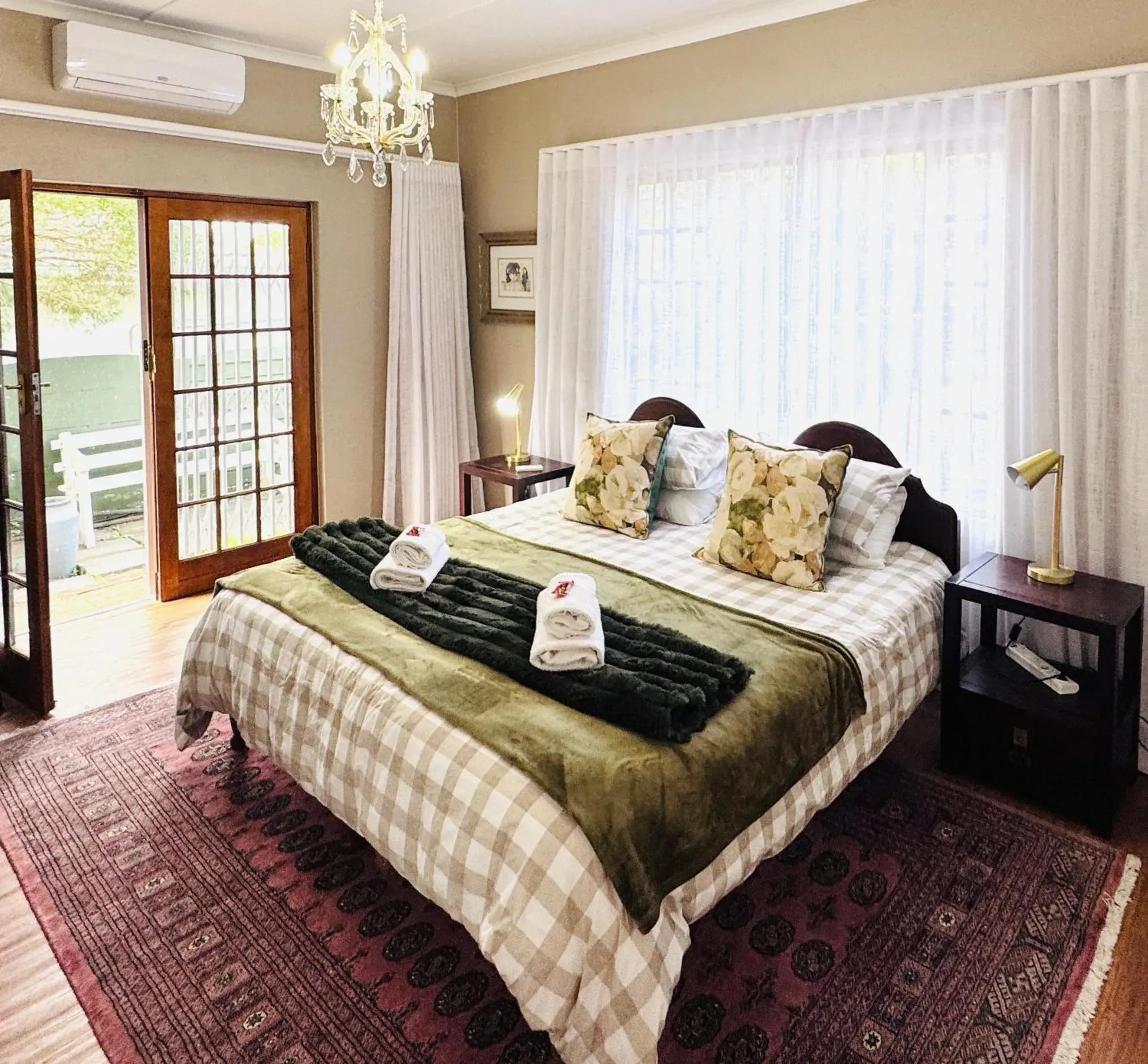 Deluxe Double Room in 7 On Annandale B&B Deluxe Double Room in 7 On Annandale B&B