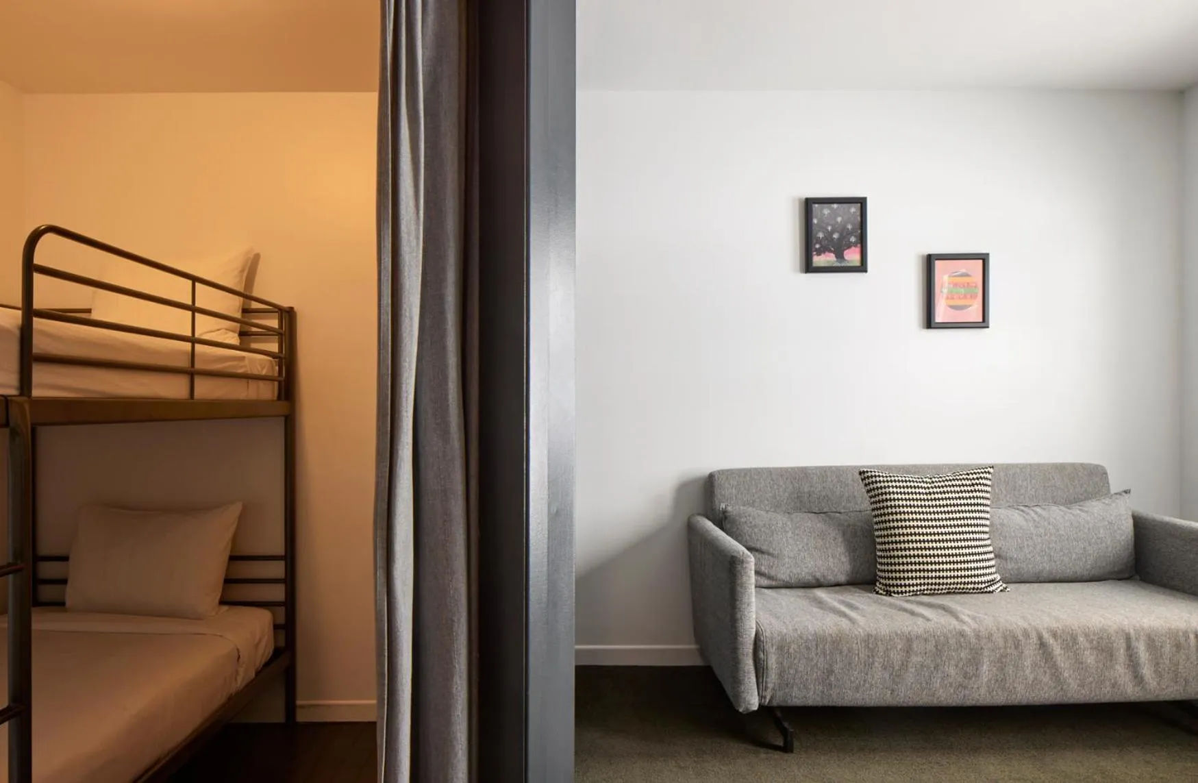 Living room, Bed in Beatnik Hotel