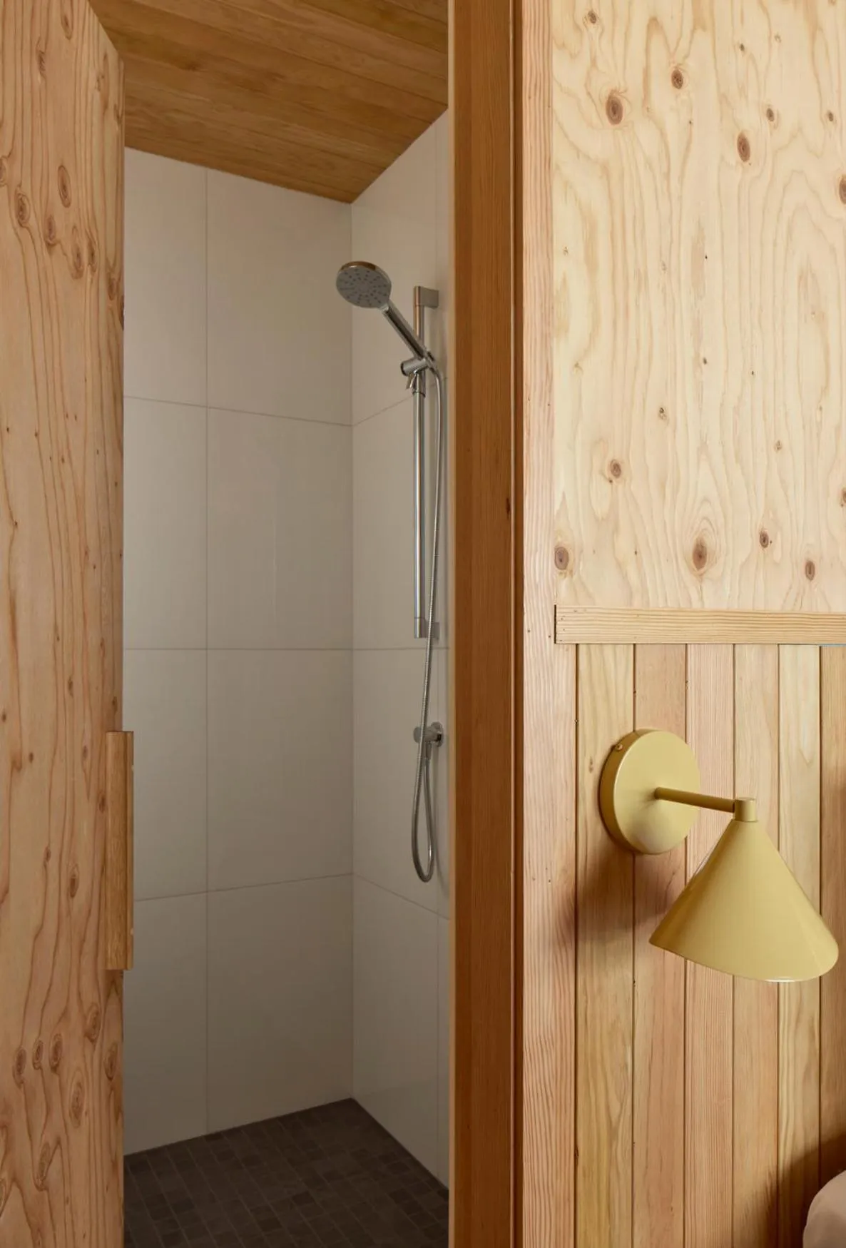 Shower in Beatnik Hotel