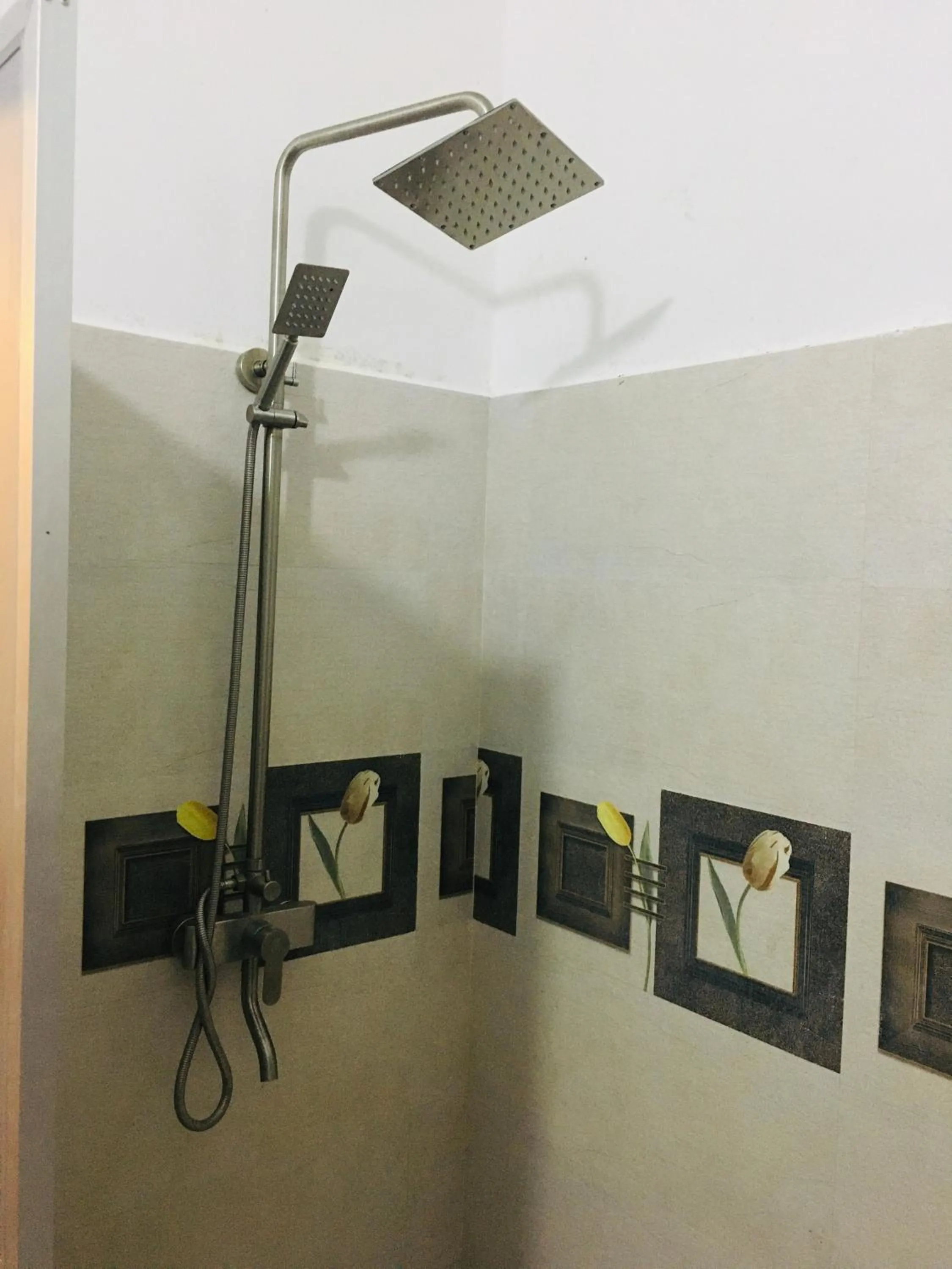 Shower in Janus Paradise Rest